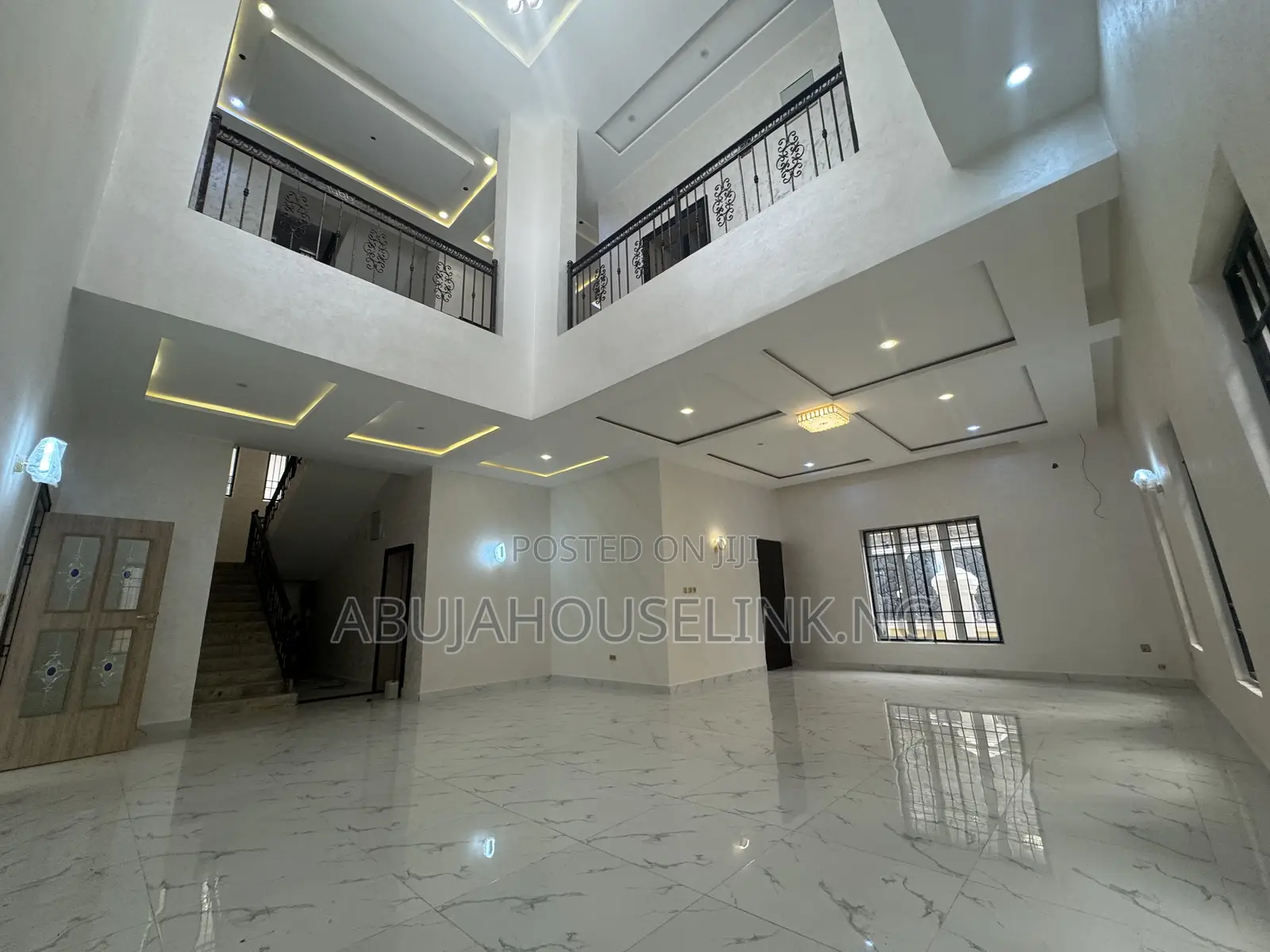 7bdrm Duplex in Efab Metropolis for sale