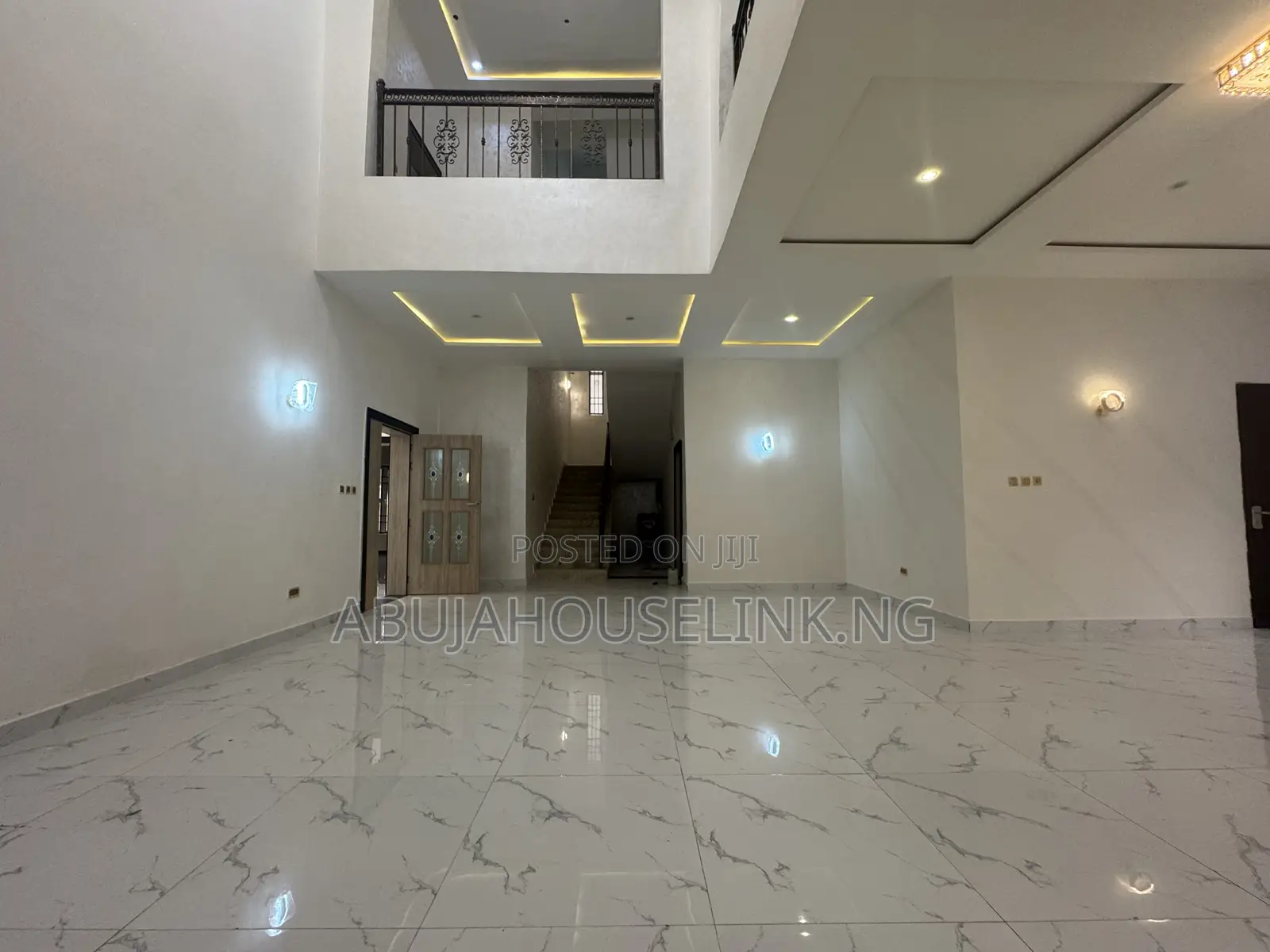 7bdrm Duplex in Efab Metropolis for sale