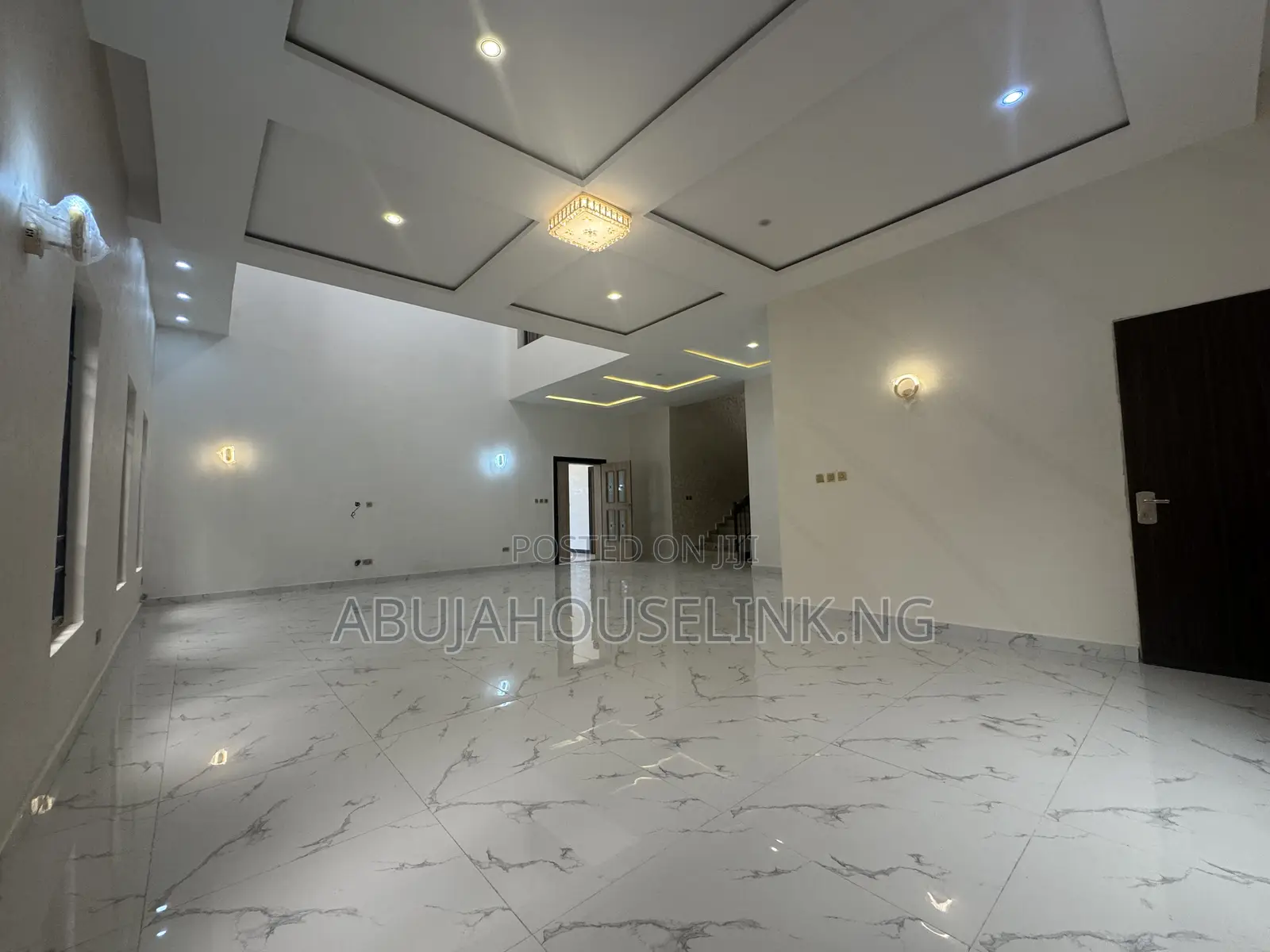 7bdrm Duplex in Efab Metropolis for sale
