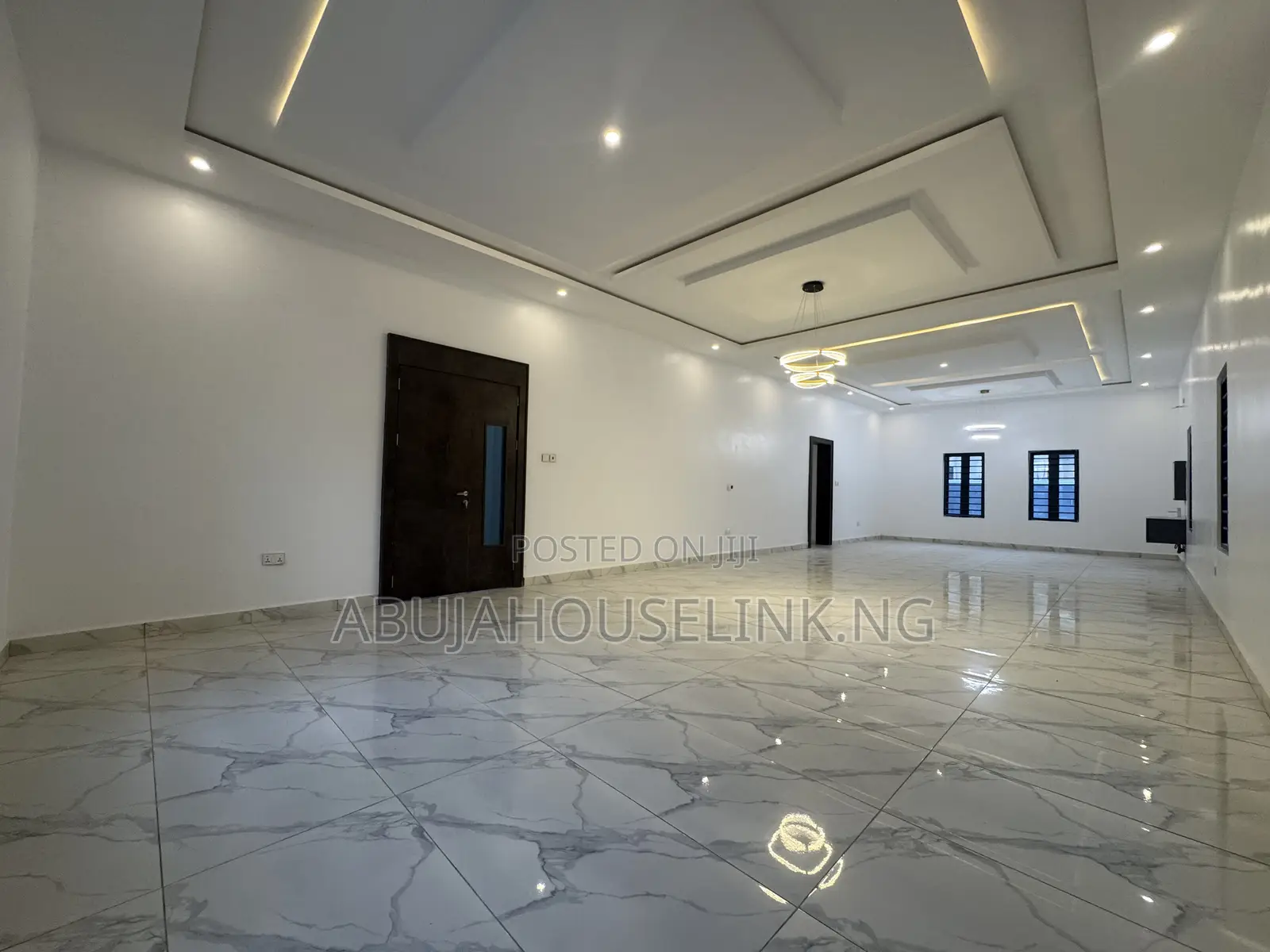 7bdrm Duplex in Efab Metropolis for sale