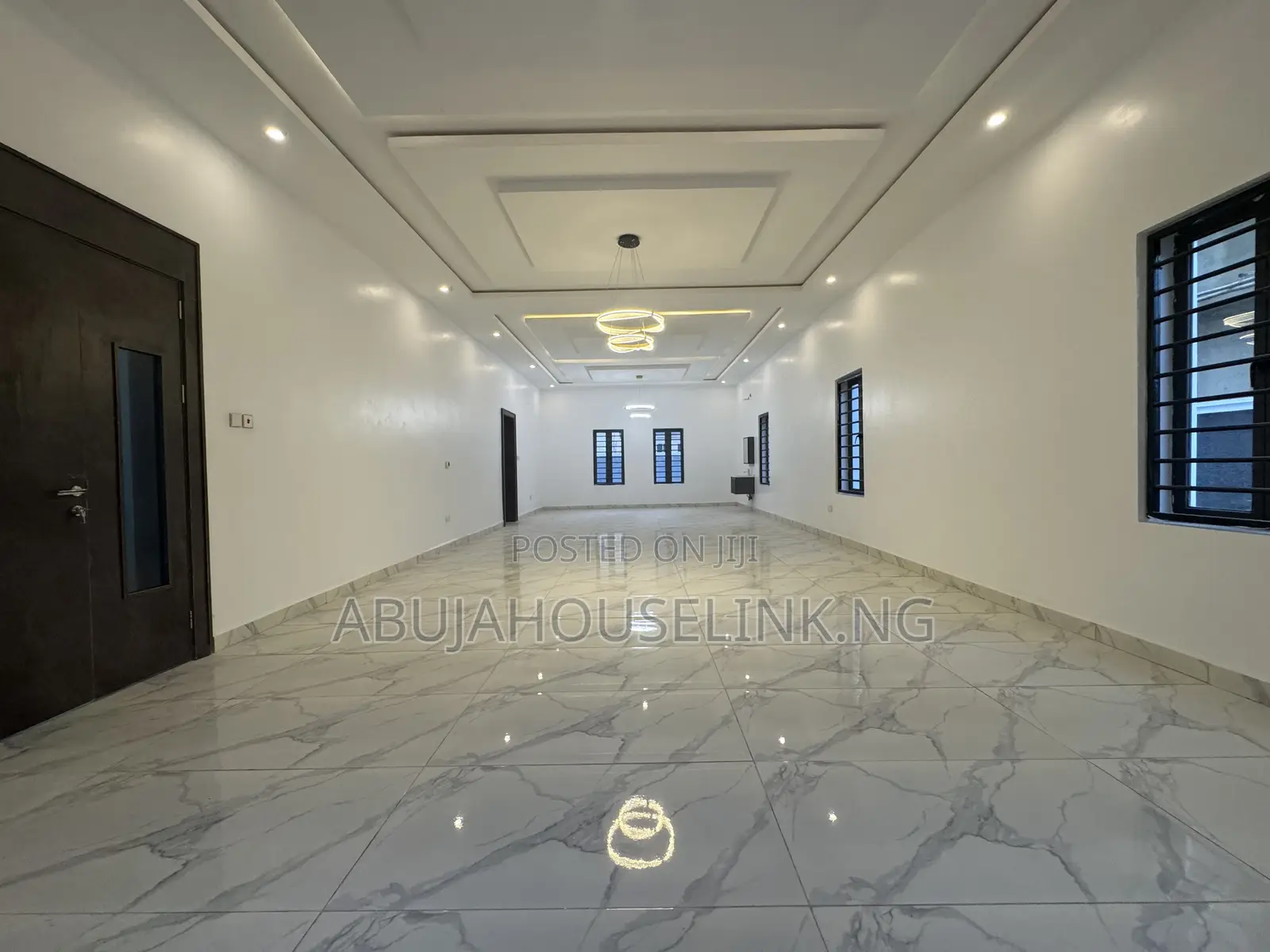7bdrm Duplex in Efab Metropolis for sale