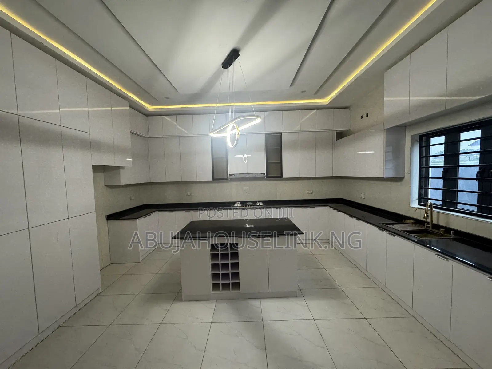 7bdrm Duplex in Efab Metropolis for sale