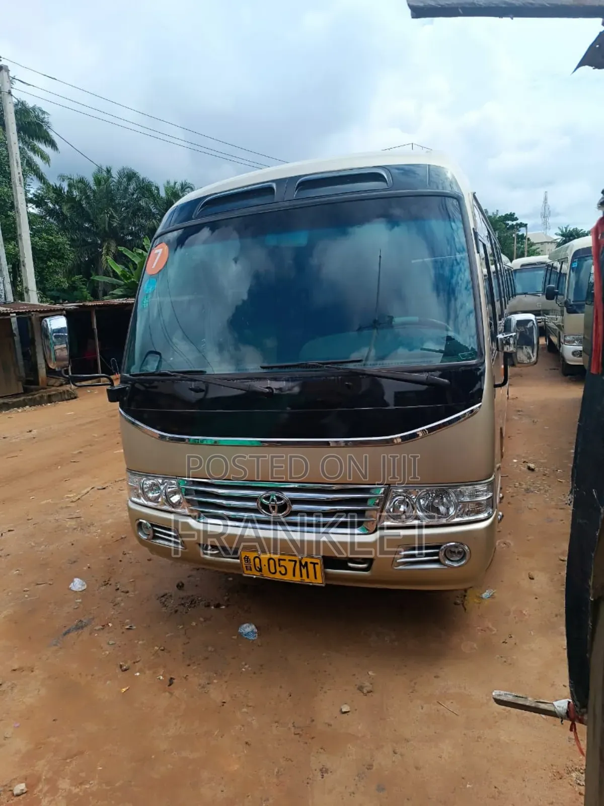 Toyota Coaster 2014 Gold