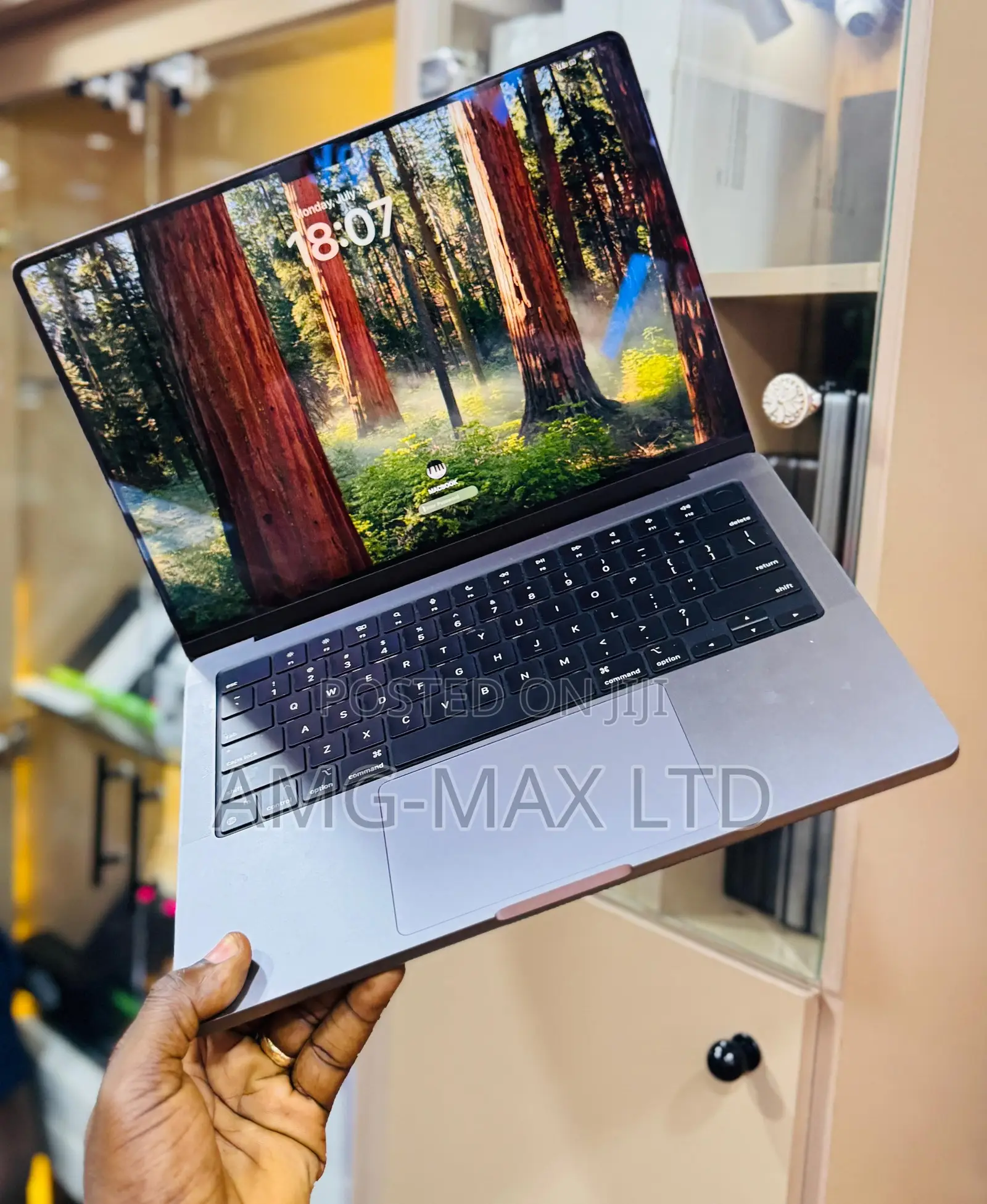 Laptop Apple MacBook Pro 2024 M4 14-Inch 24GB Apple M4 SSD 1T