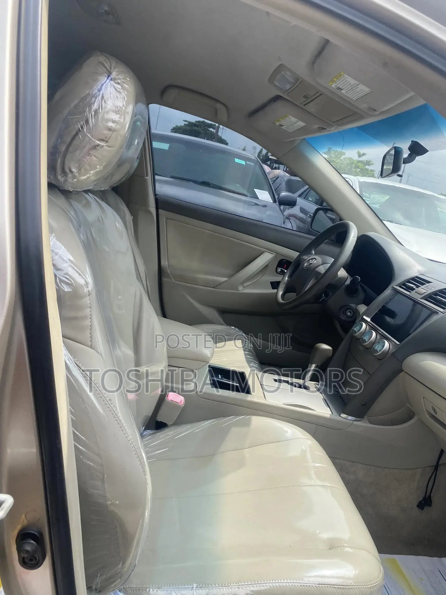 Toyota Camry LE 4dr Sedan (2.4L 4cyl 5A) 2009 Gold