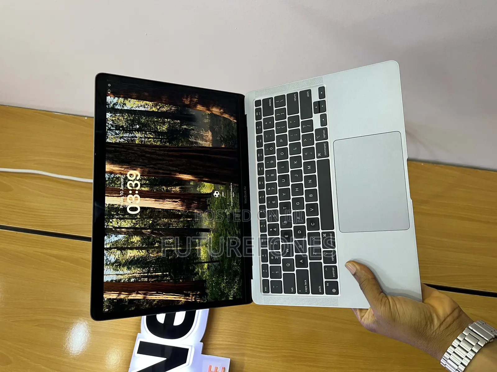 Laptop Apple MacBook Air 2020 8GB Apple M1 SSD 256GB