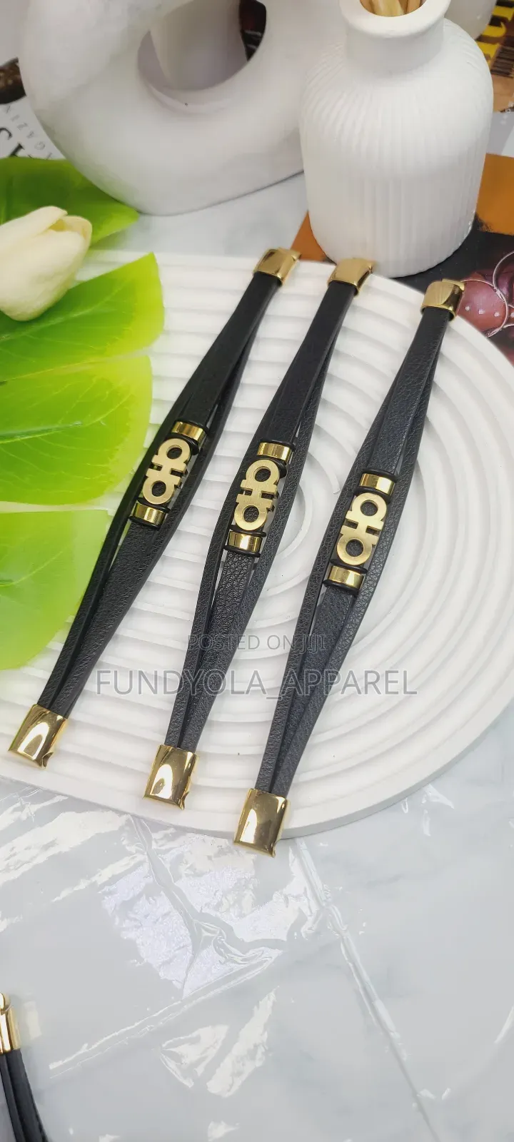 Fashionable Leather Hand Bracelet