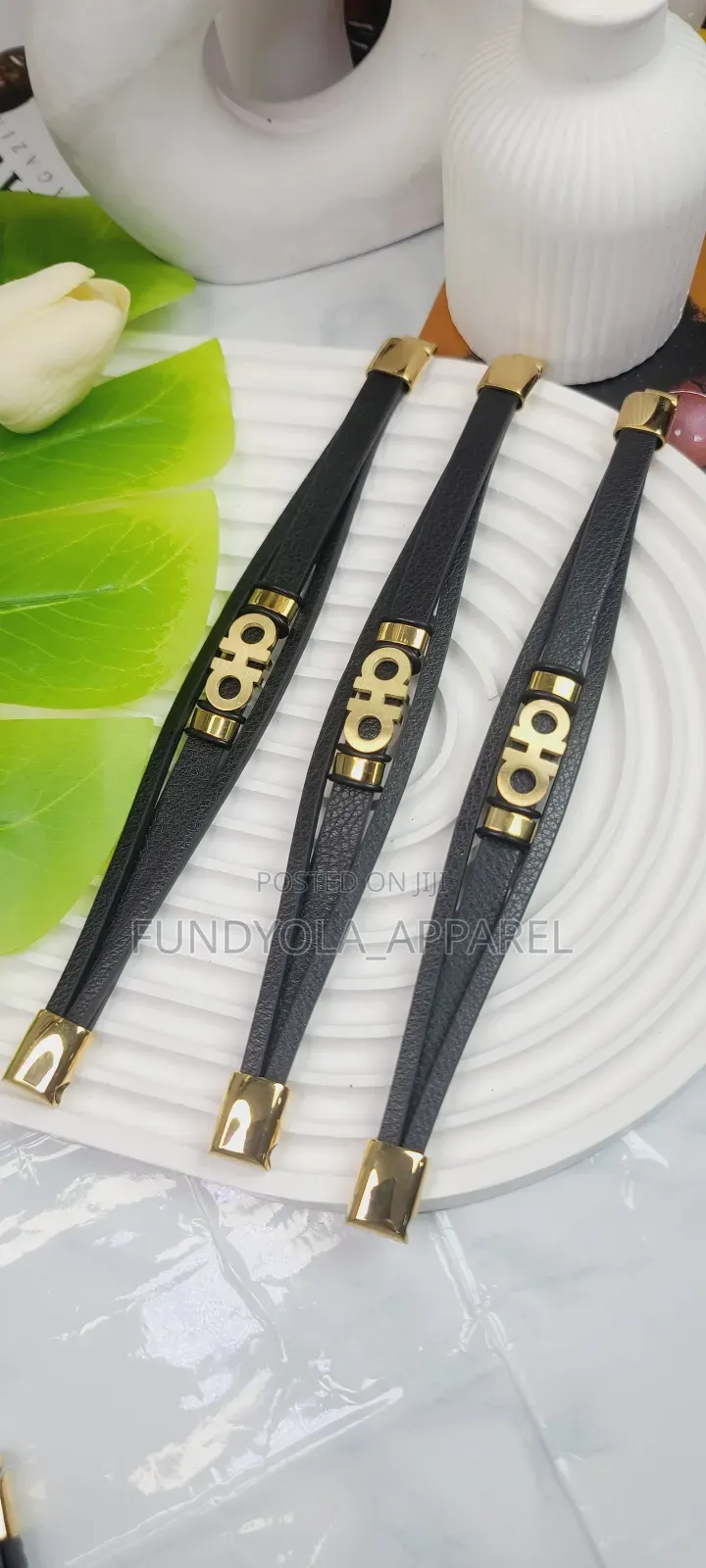 Fashionable Leather Hand Bracelet