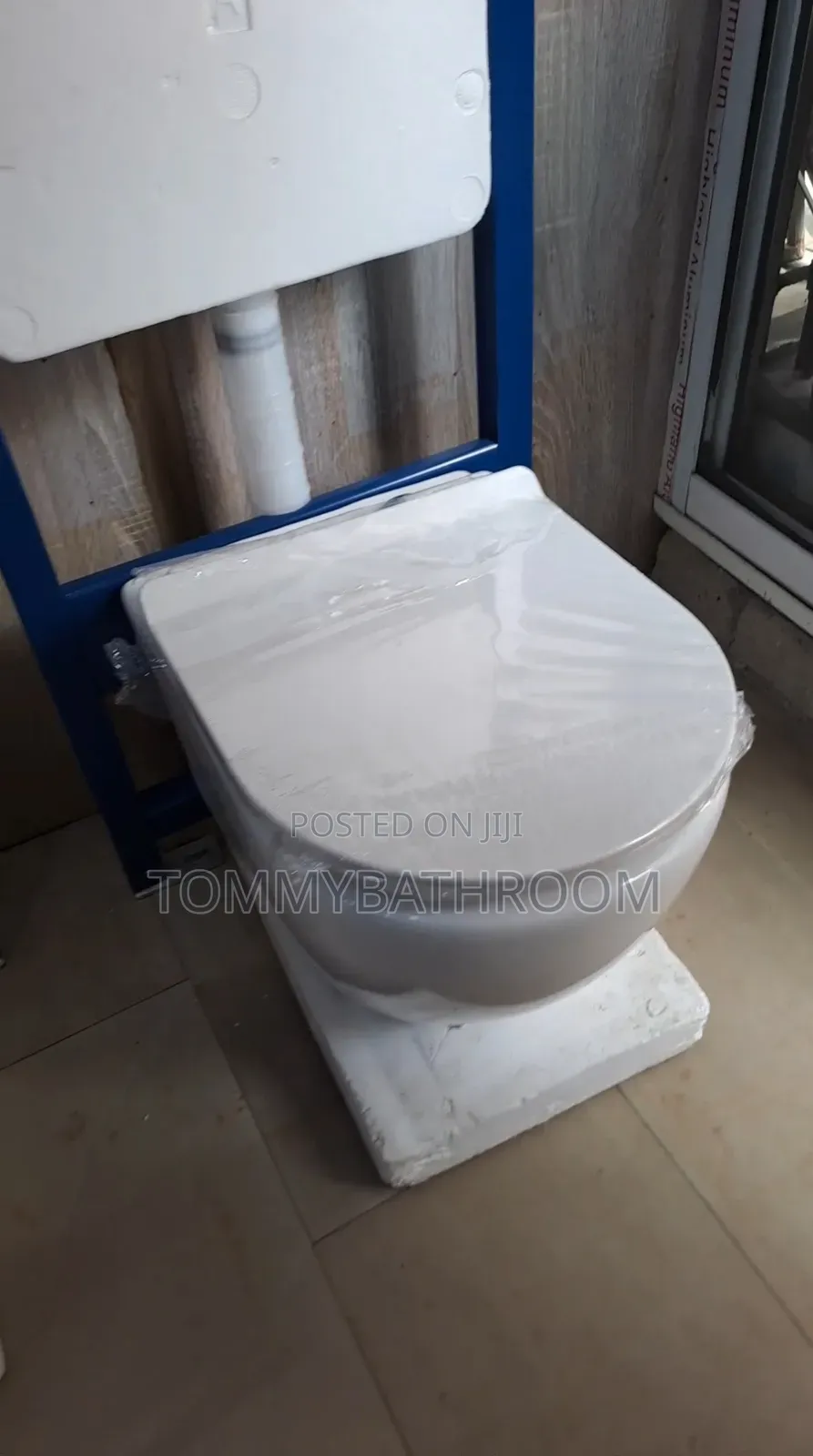 Round Shape Only Sit Cover Wall Hung