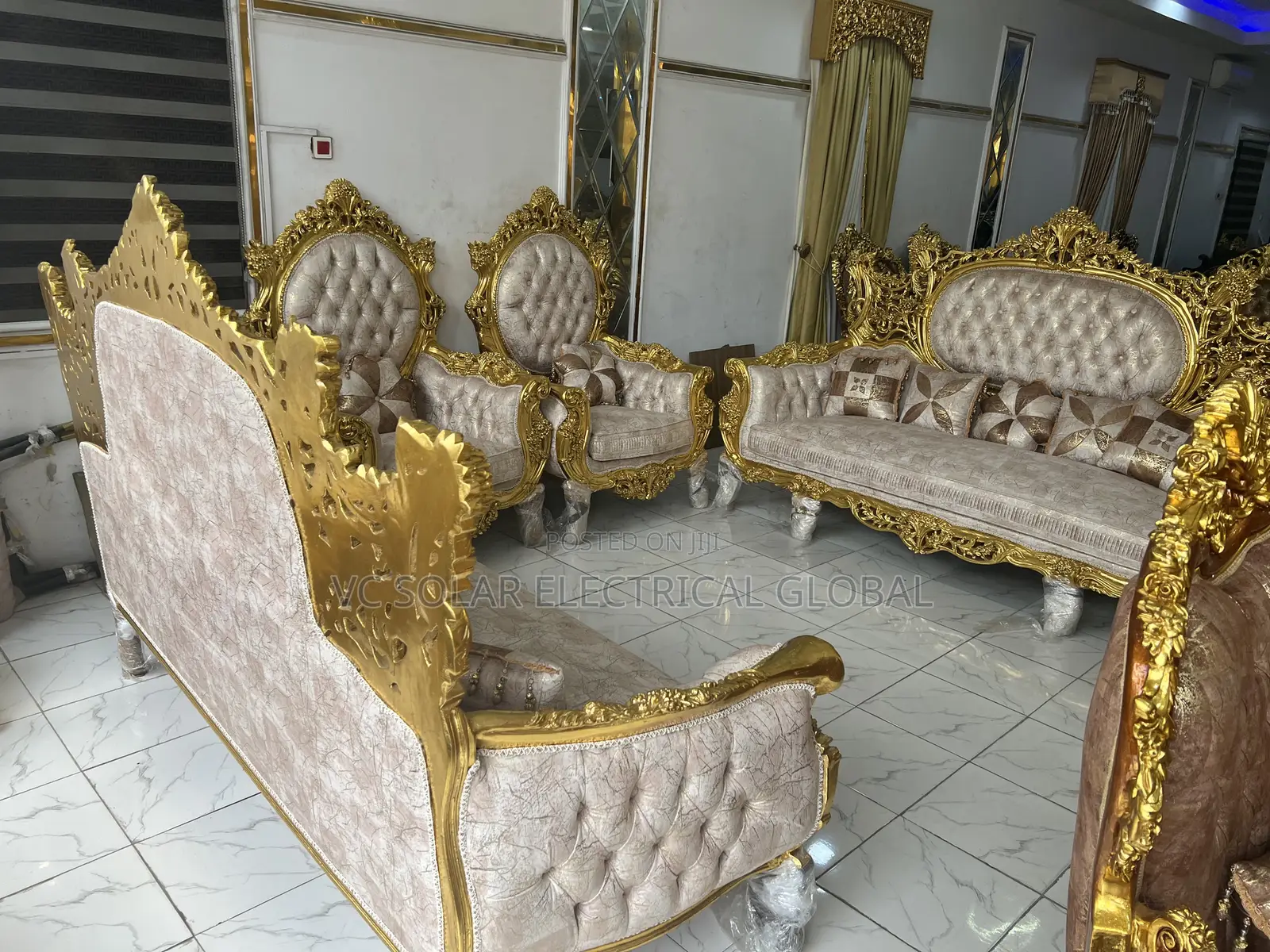 Luxurious Royal Sofa Chair
