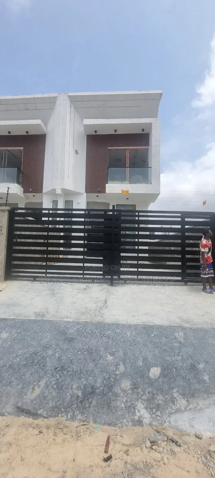 4bdrm Duplex in Ikota Gra, Chevron for sale