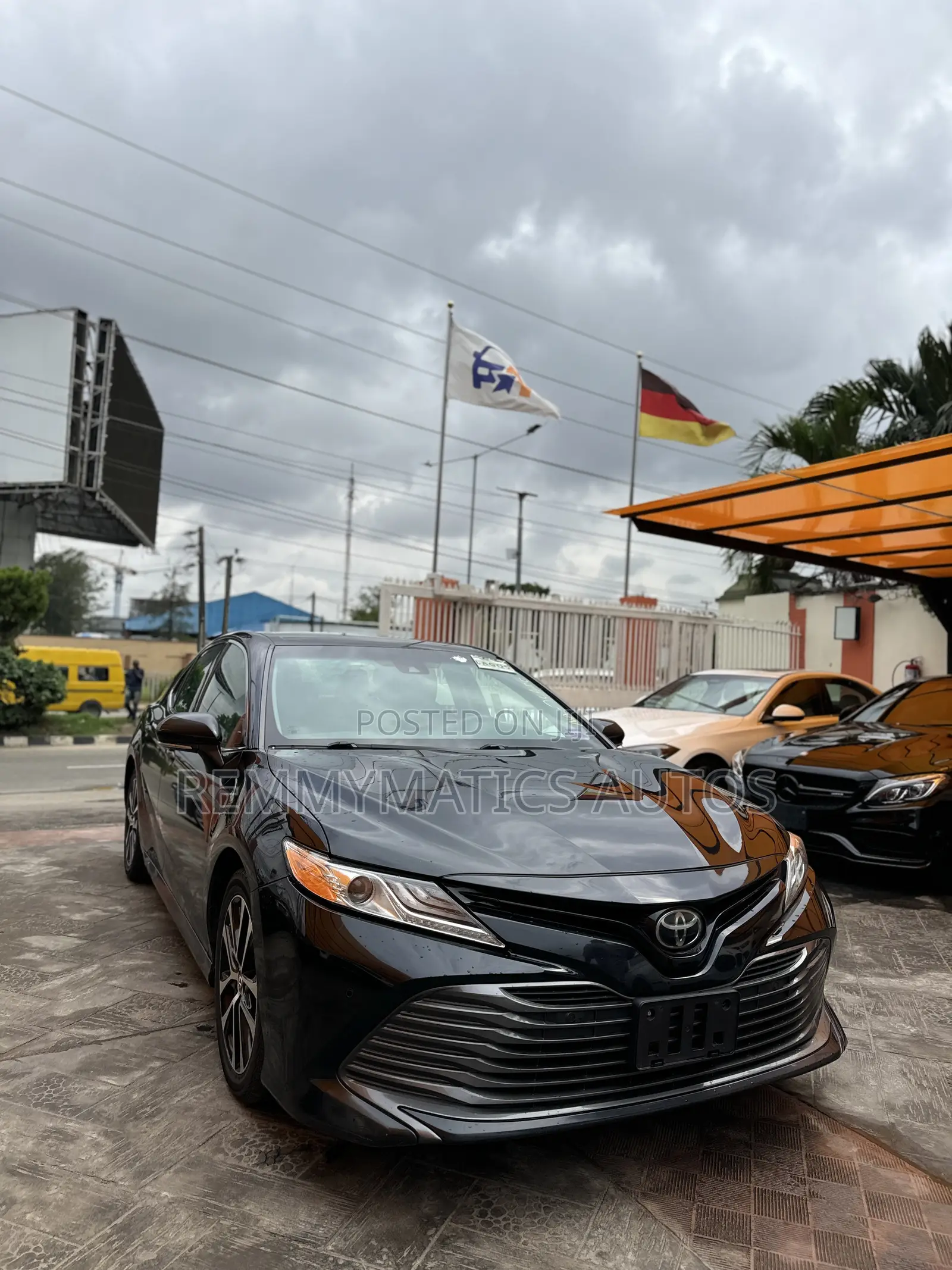 Toyota Camry XLE FWD (2.5L 4cyl 8AM) 2018 Black