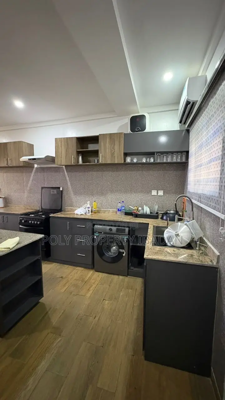 4 Bedroom Shortlet Apartment