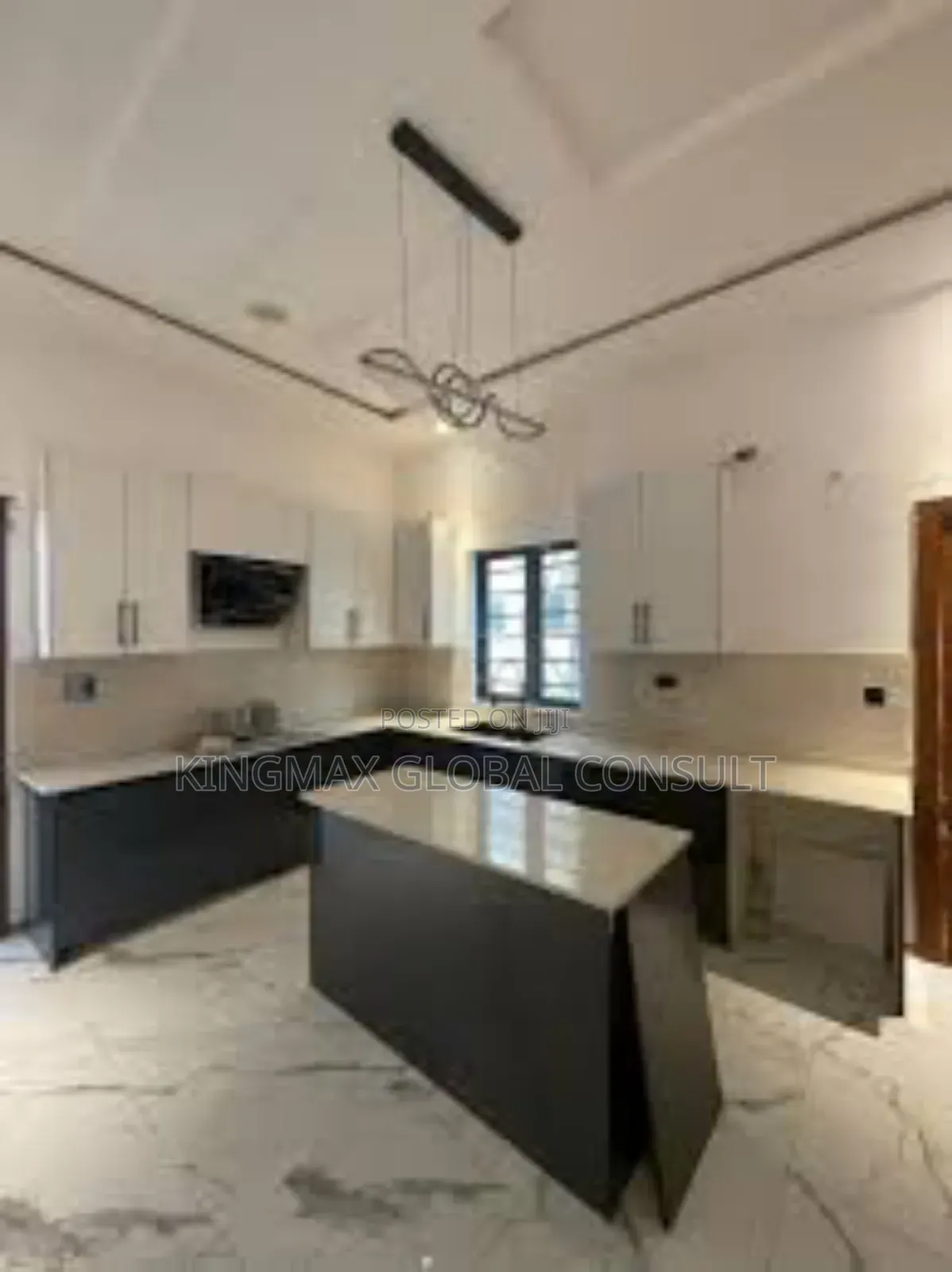 4bdrm Mansion in Along Von Road Lugbe for sale
