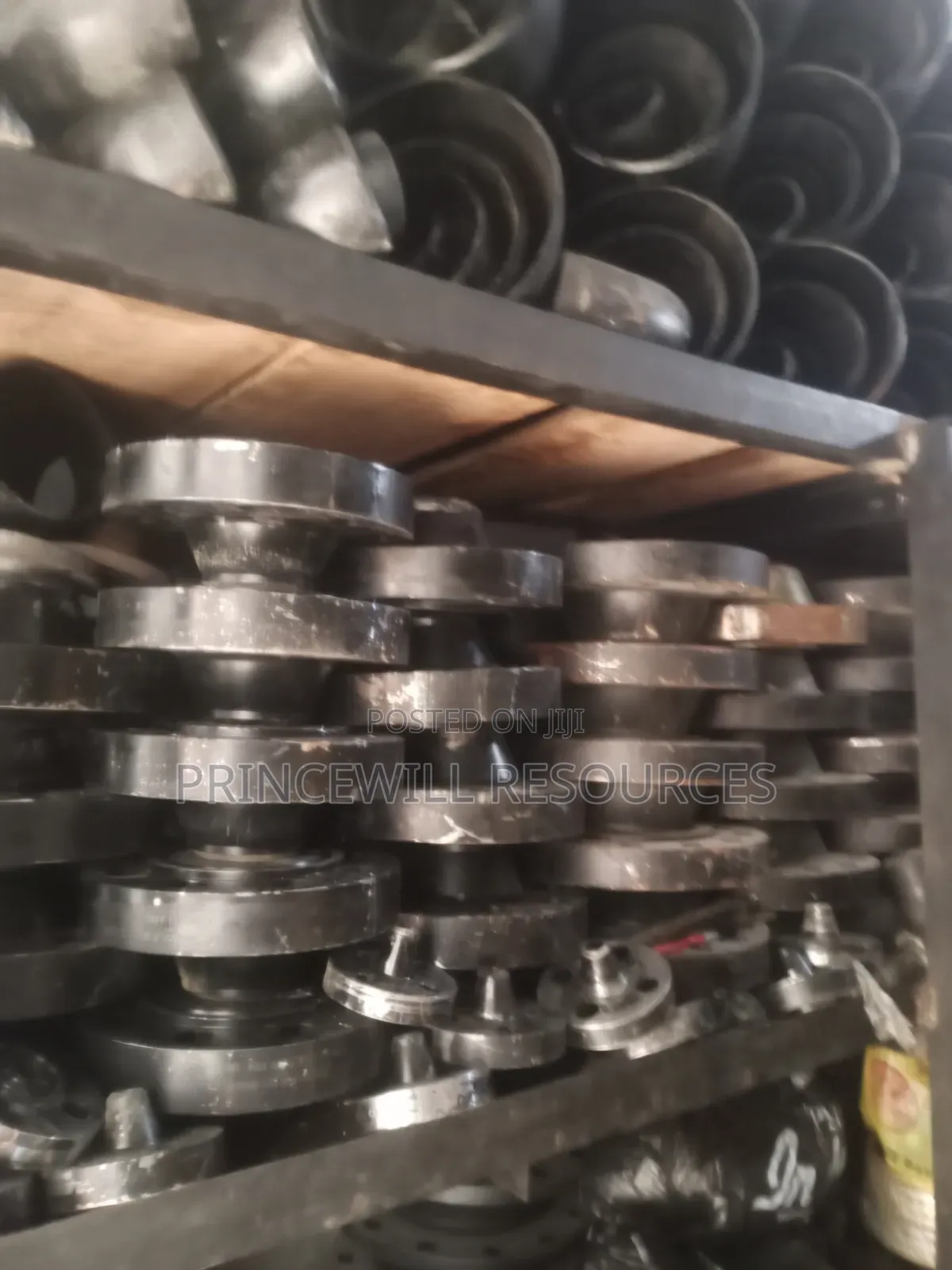 Flanges Tees Elbows Reducers And Rings Gasket