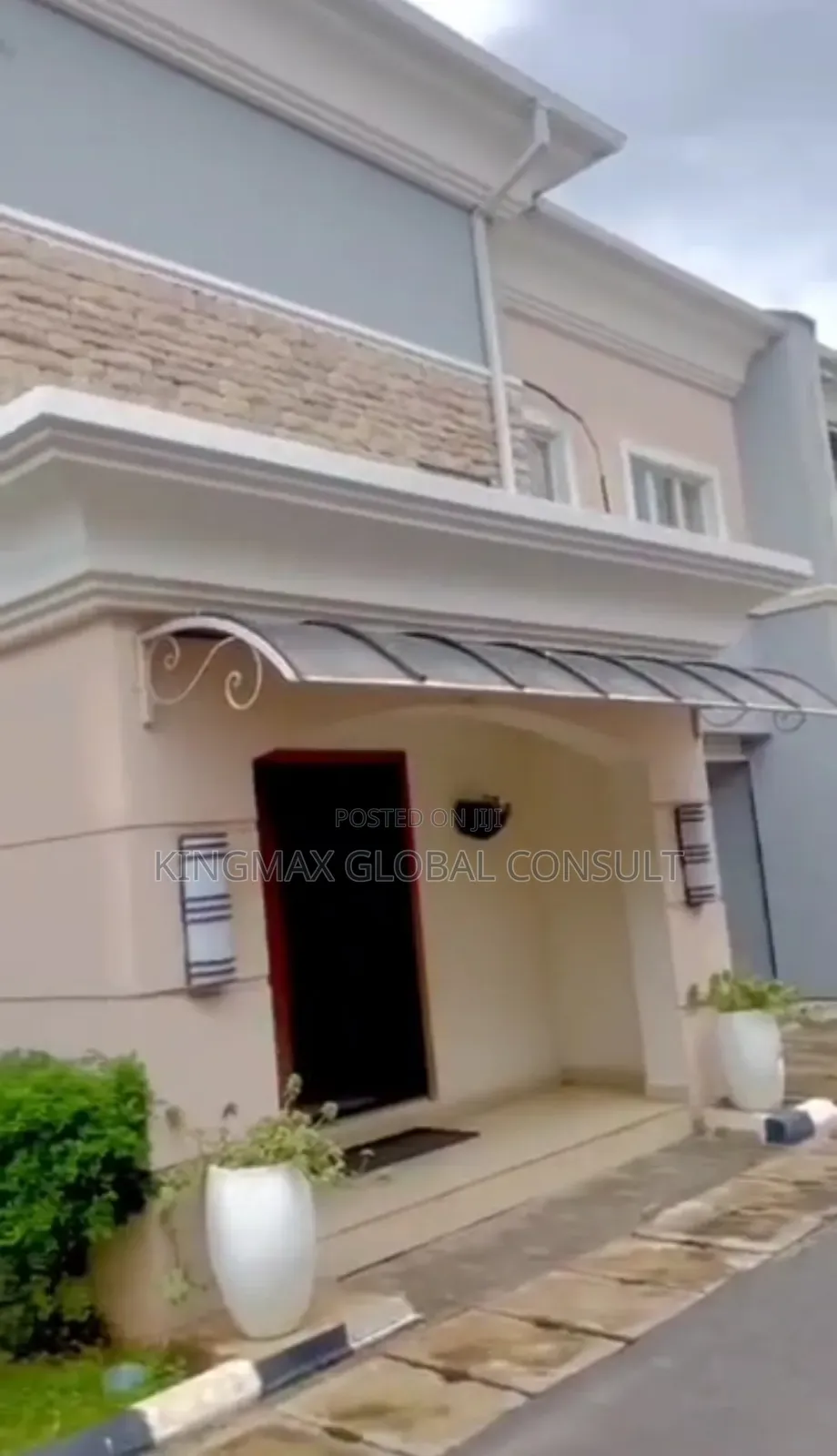 4bdrm Duplex in Utako District for sale