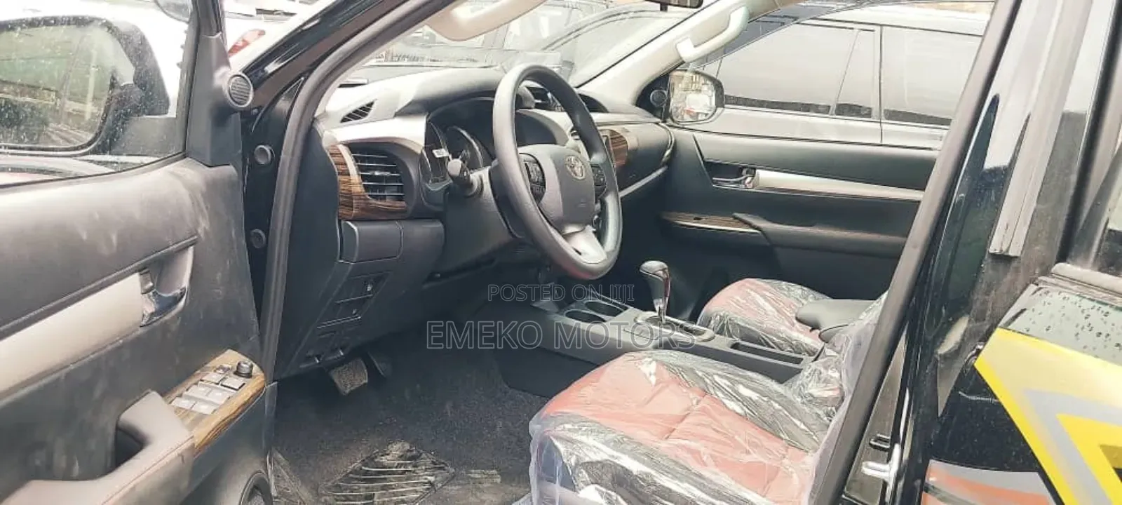 New Toyota Hilux 2025 Black