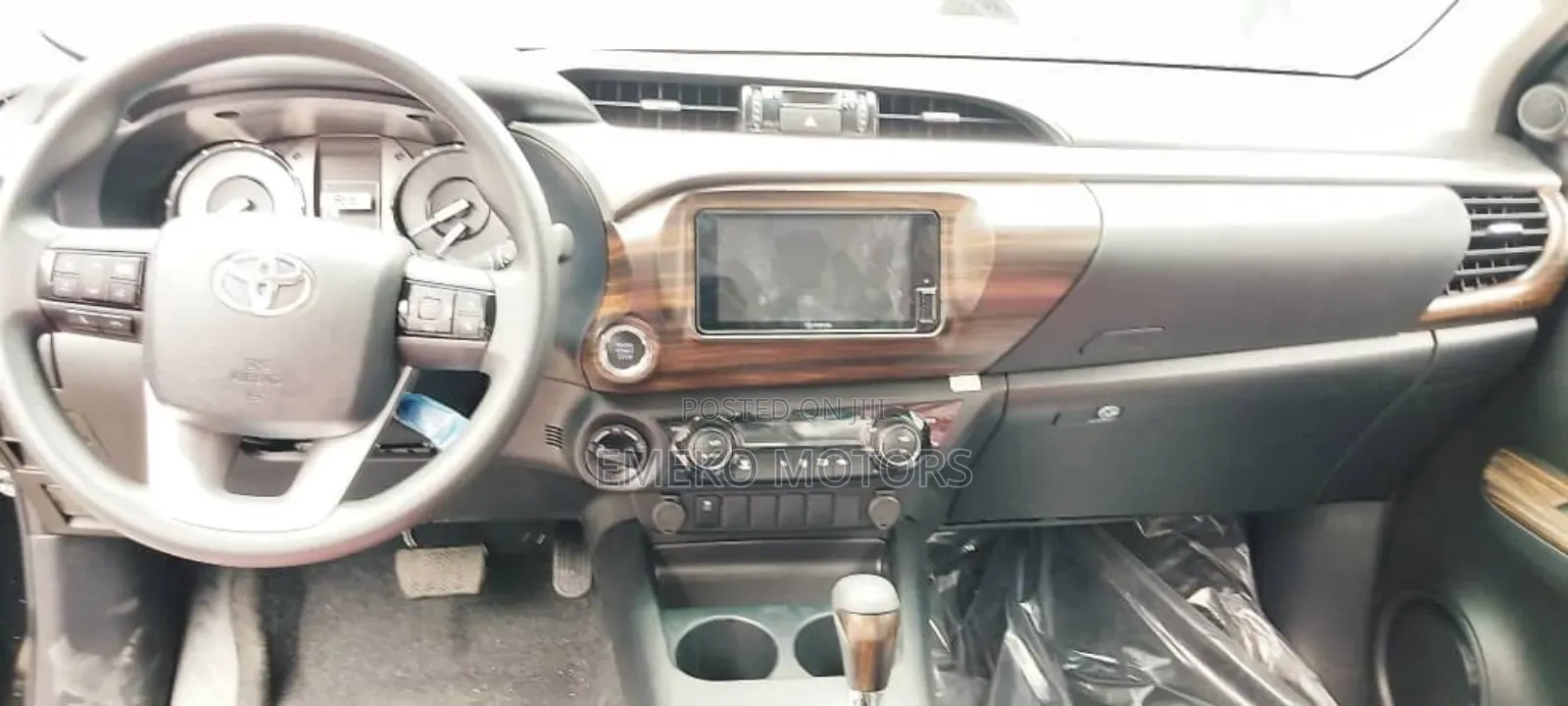 New Toyota Hilux 2025 Black