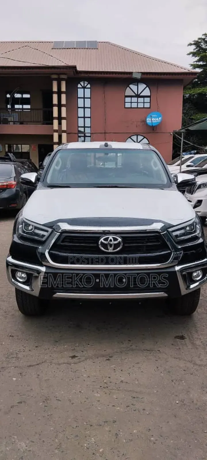 New Toyota Hilux 2025 Black