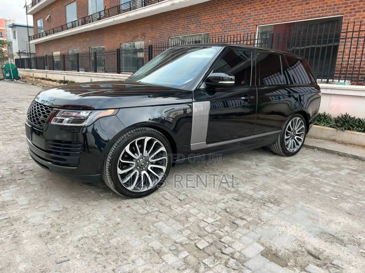 Range Rover Vogue Now Available for Rental