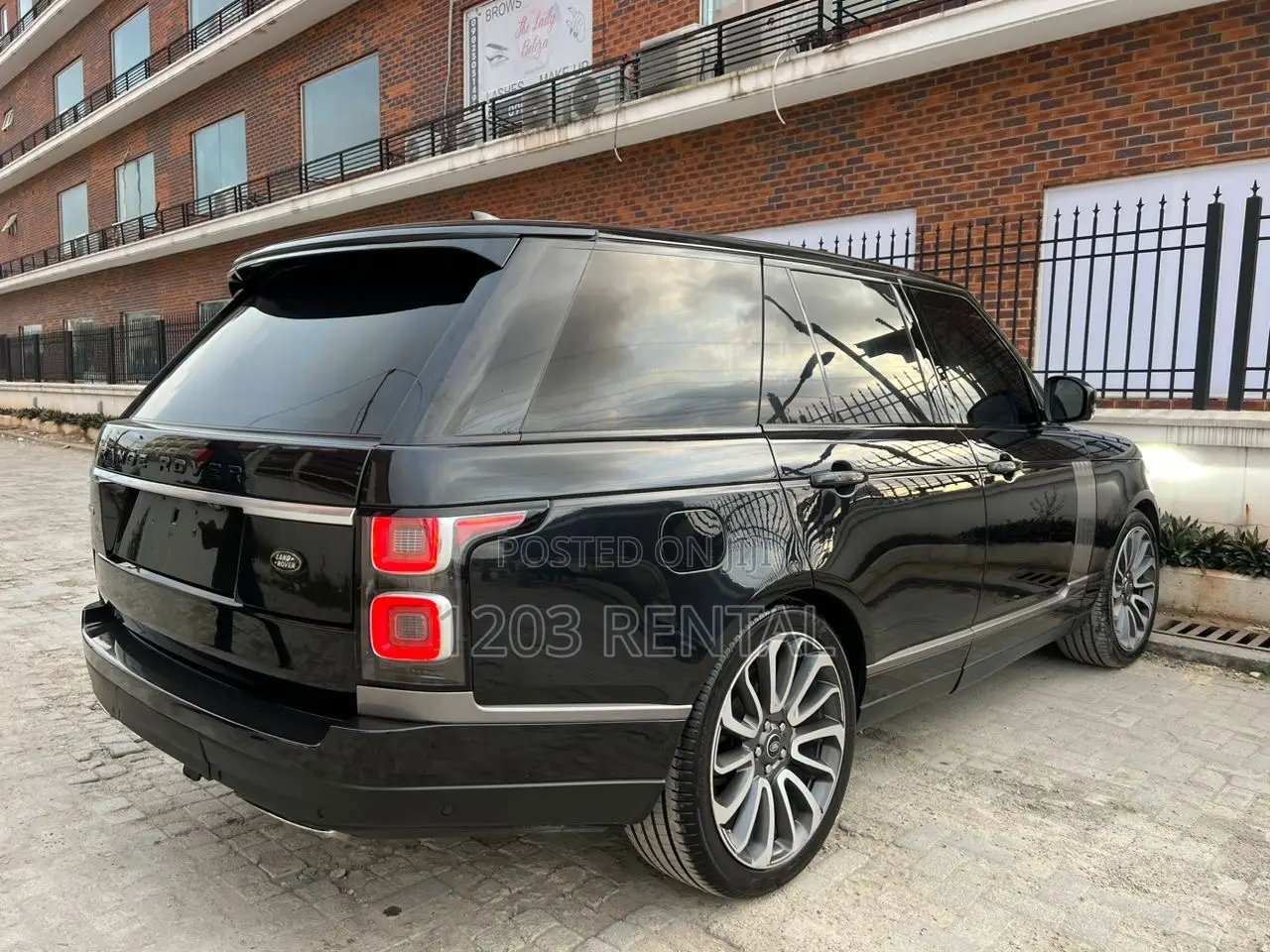 Range Rover Vogue Now Available for Rental