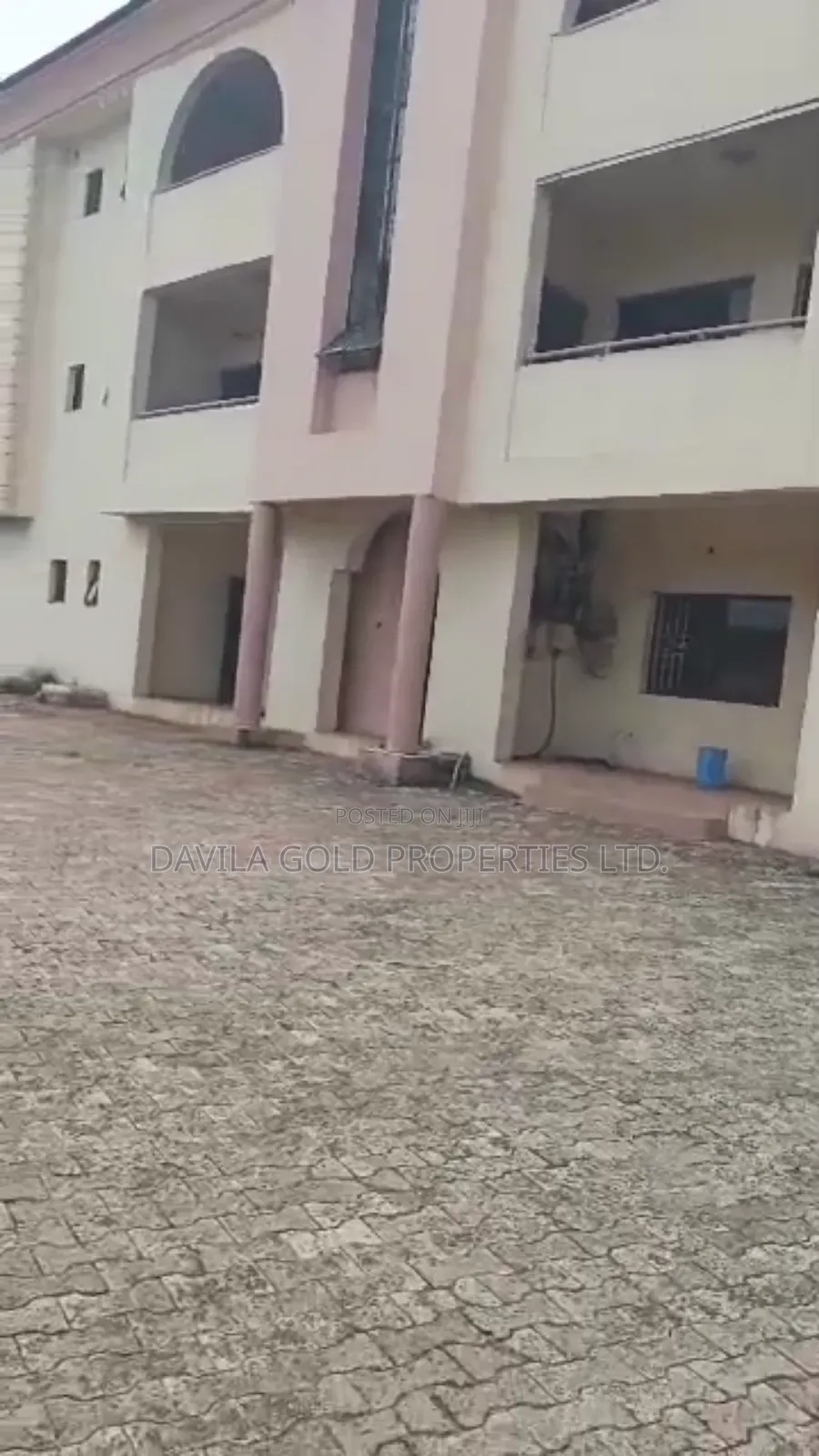 18bdrm Block of Flats in Benin City for rent