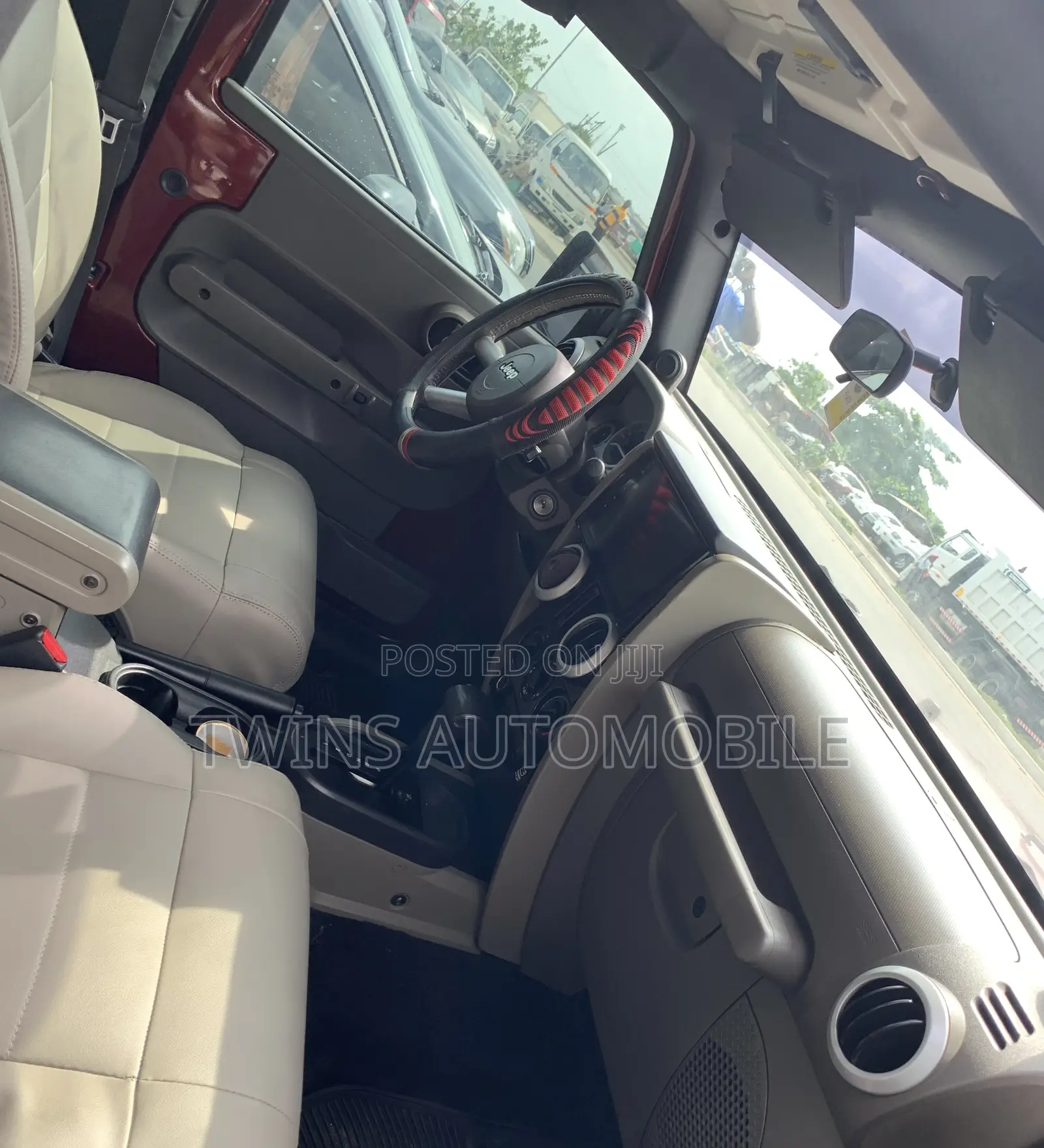 Jeep Wrangler 2011 Red