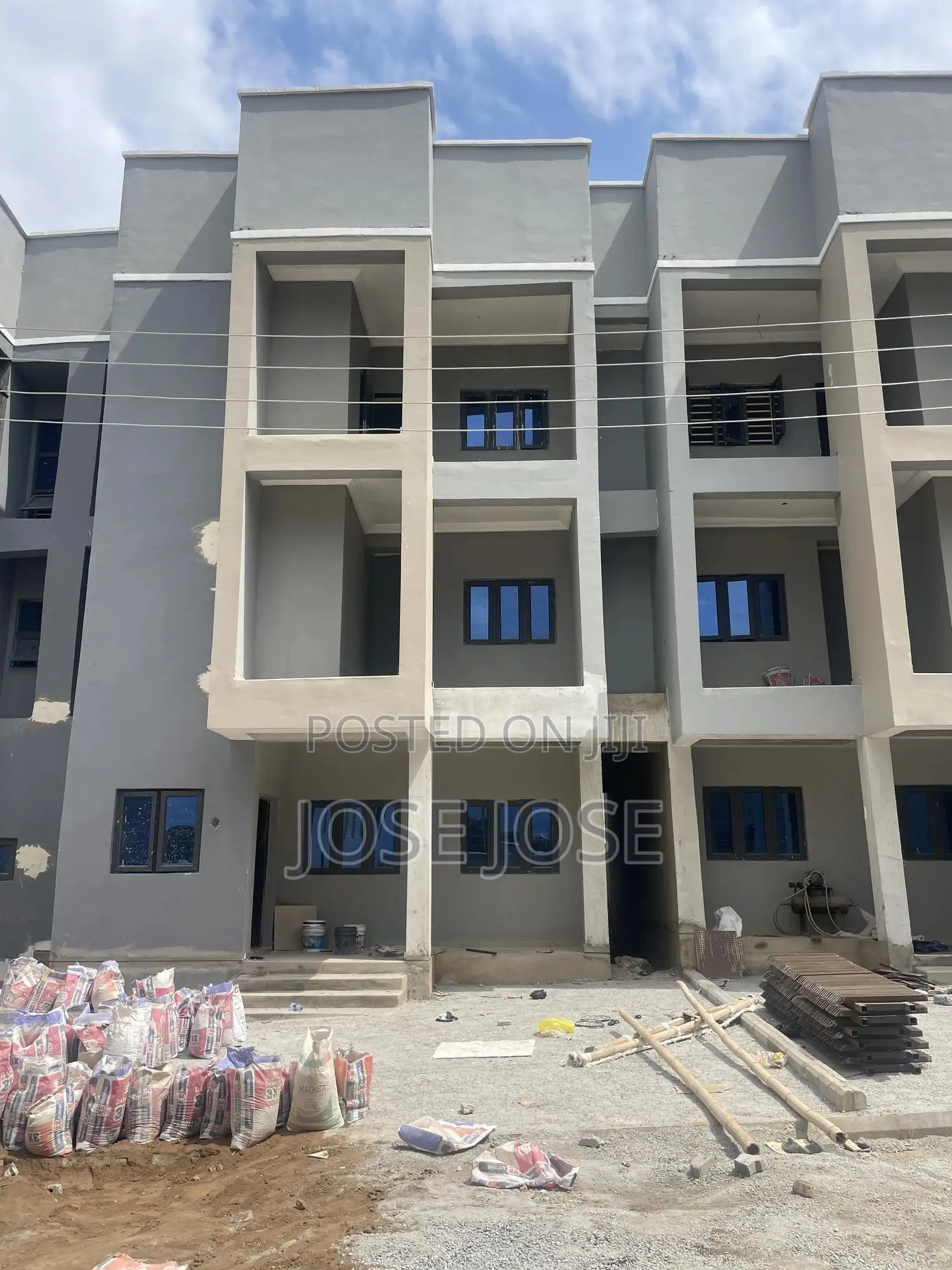 Furnished 4bdrm Duplex in Ask, Mbora for sale