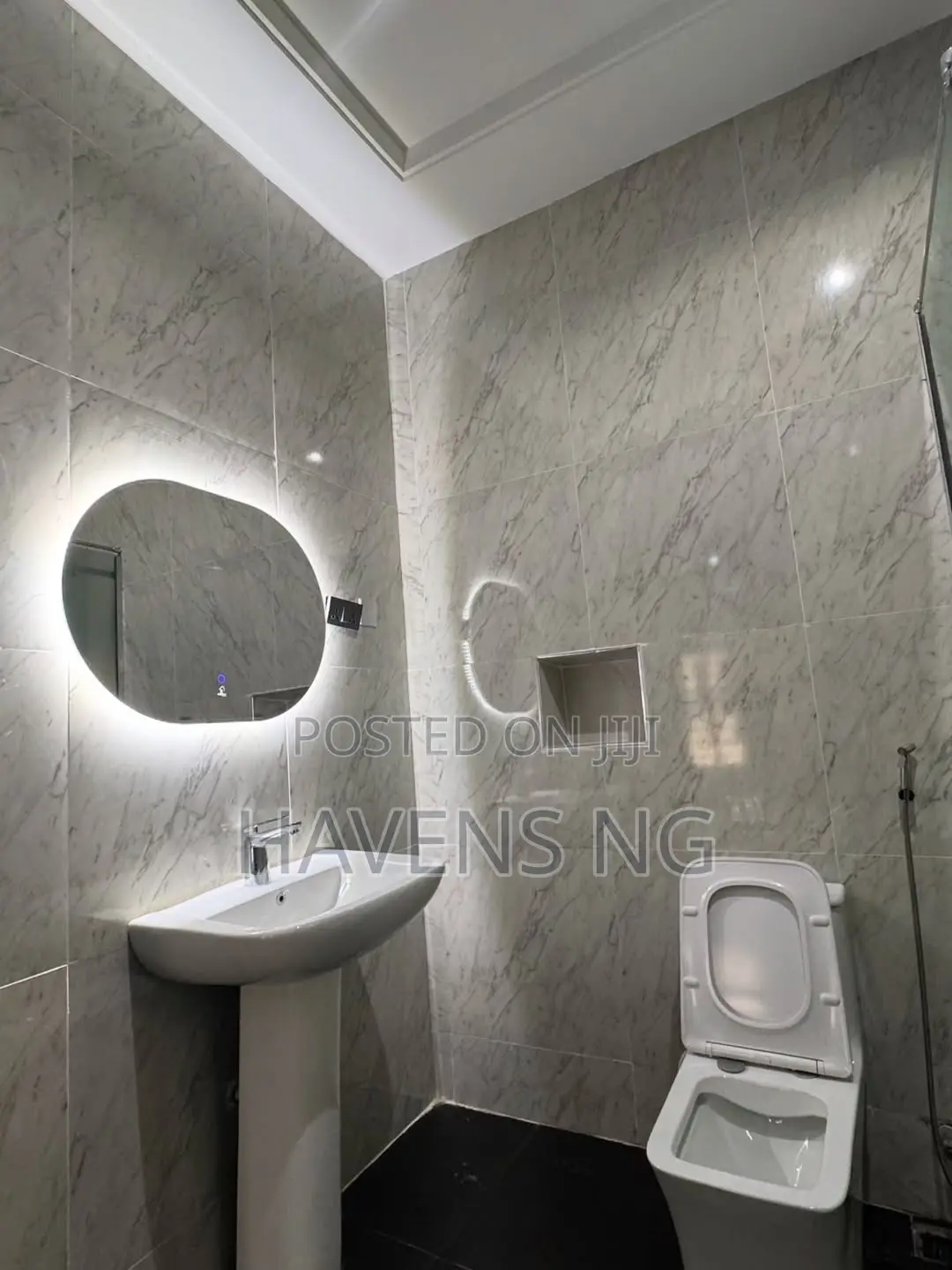 5bdrm Duplex in Elelenwo for sale