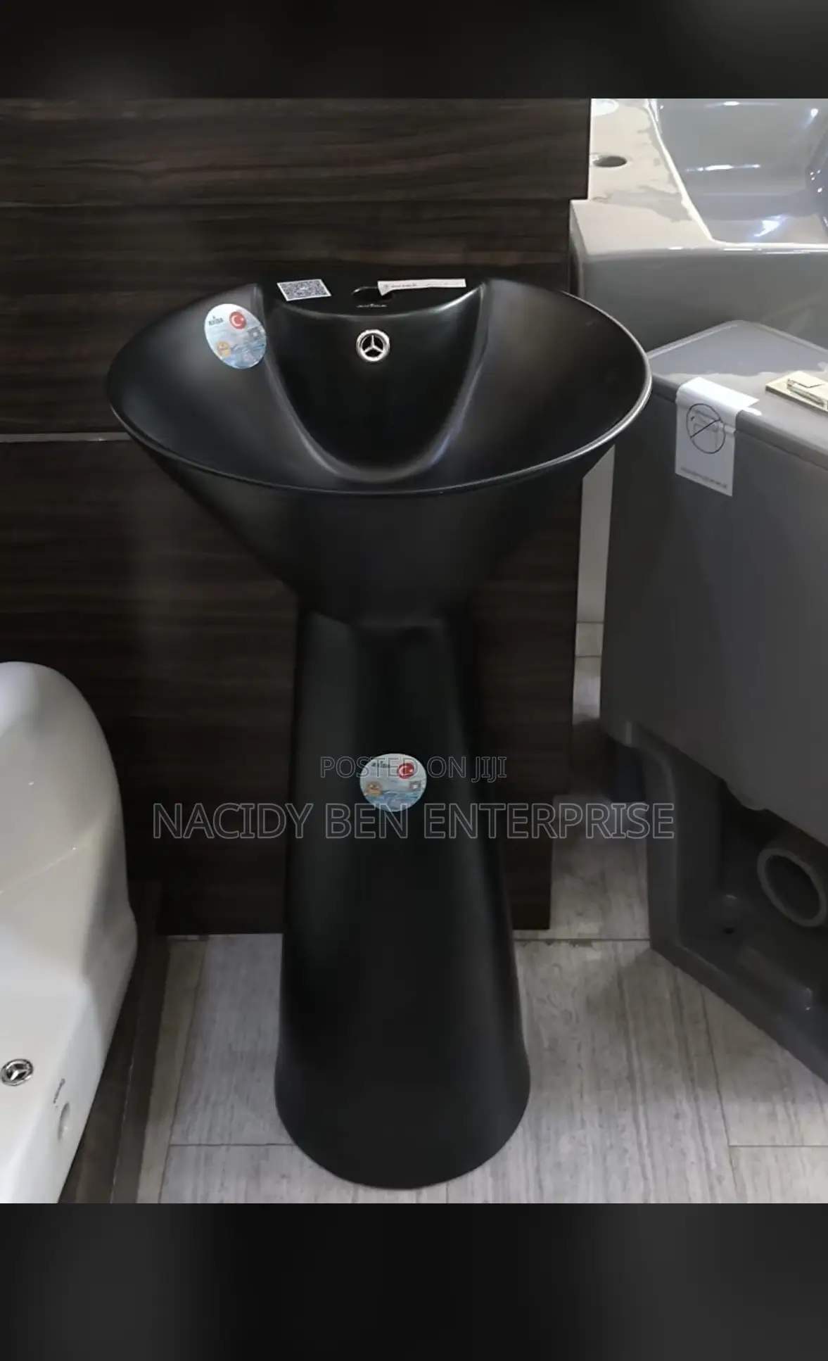 Freestanding Ceramic Washand Basin