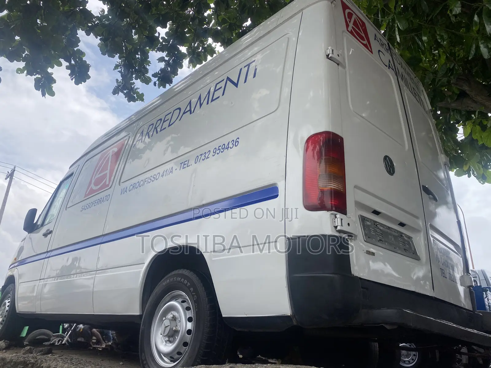 Volkswagen LT 2000 White