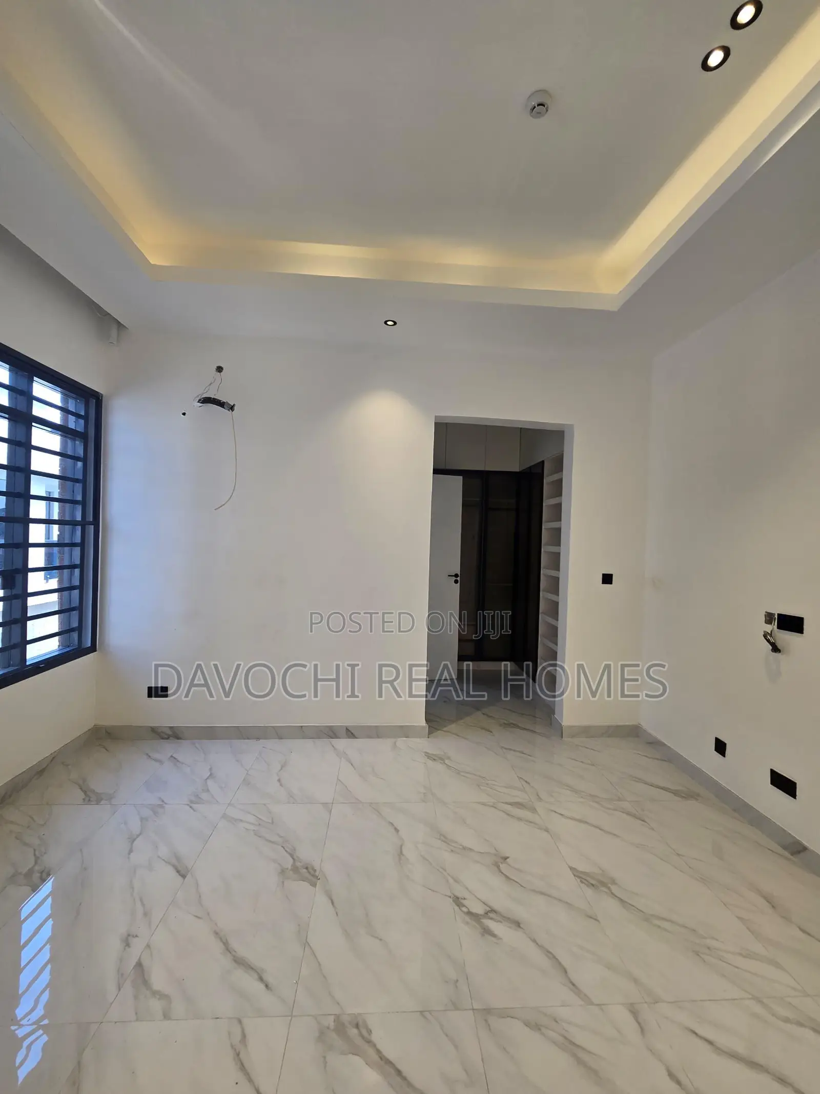 4bdrm Penthouse in Lekki Phase1 for sale