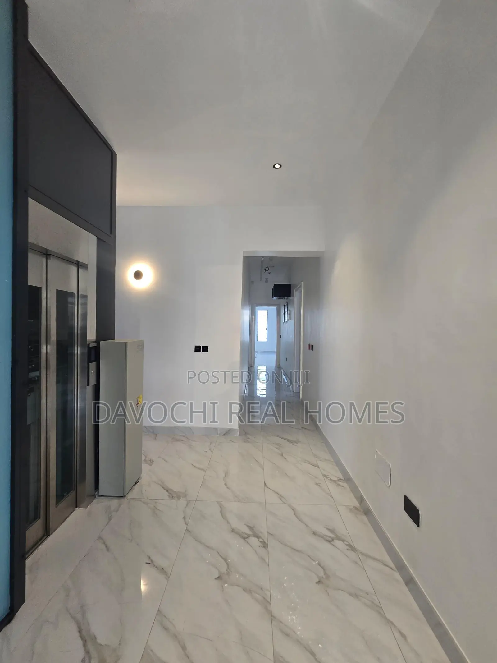4bdrm Penthouse in Lekki Phase1 for sale