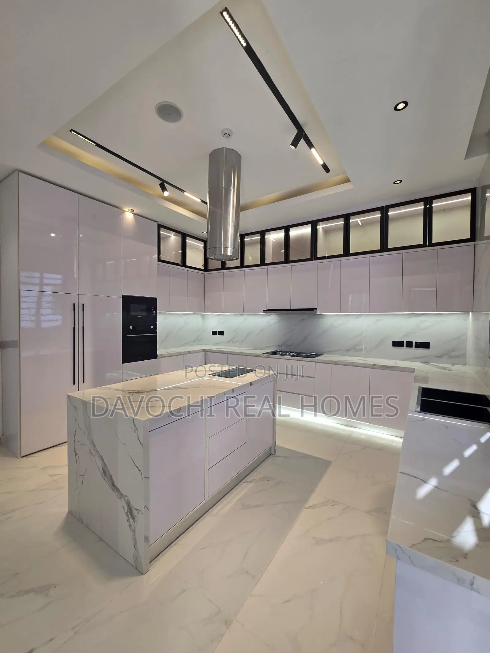 4bdrm Penthouse in Lekki Phase1 for sale