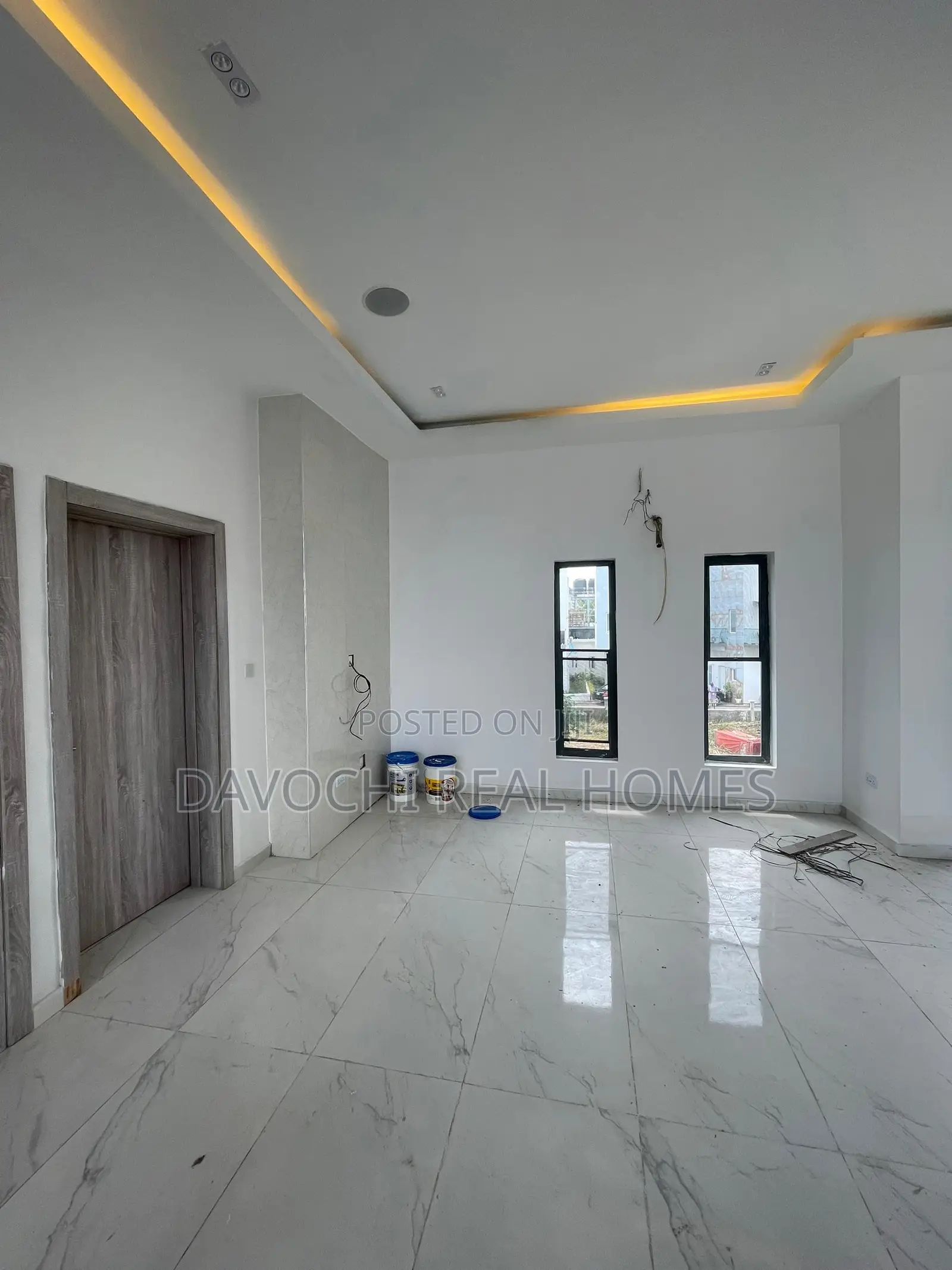 5bdrm Duplex in Osapa London for sale