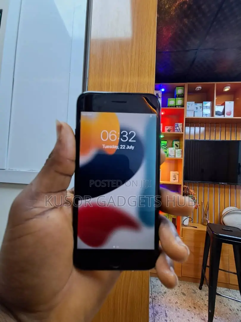 Apple iPhone 7 32 GB Black