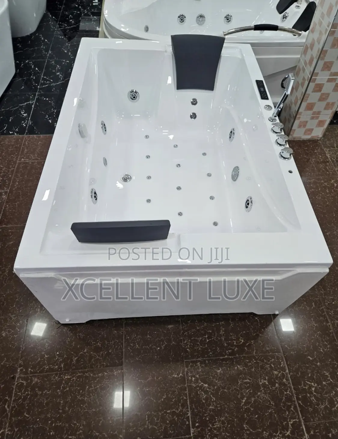 Double Jacuzzi Square With 1hp Pump