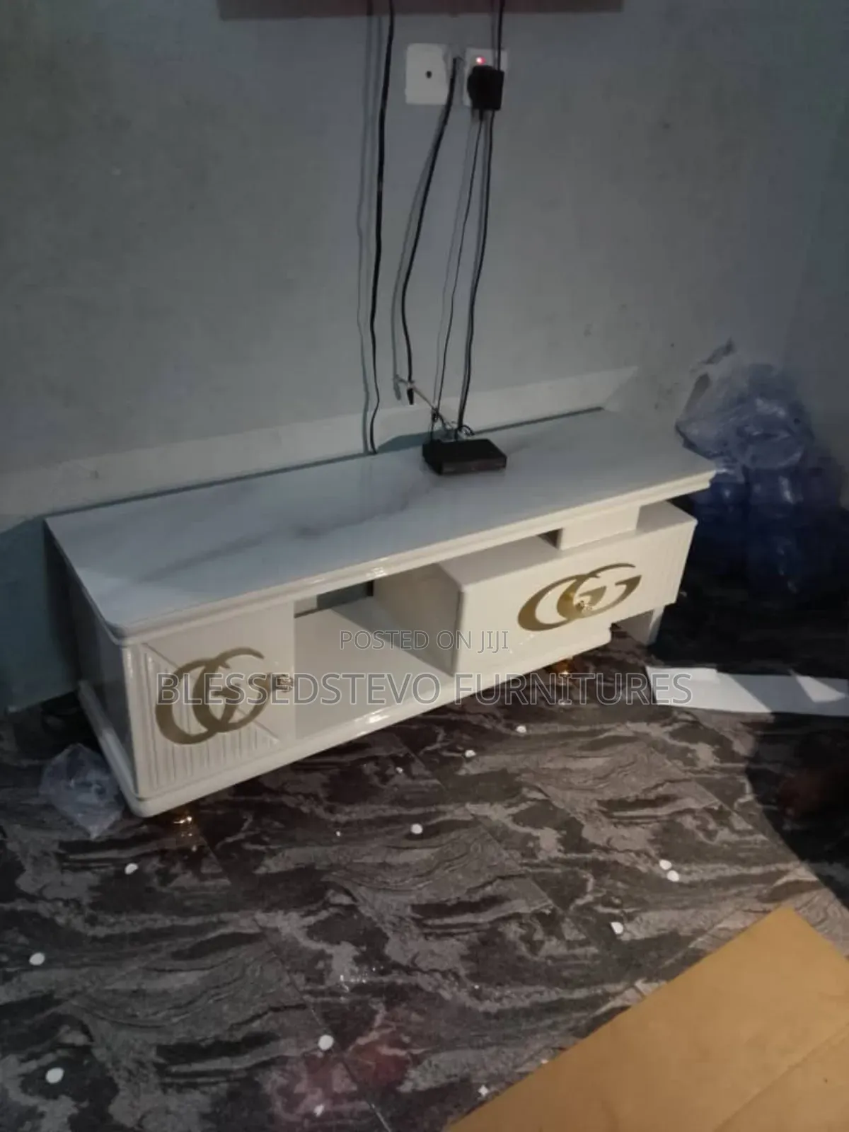 White Plazma Tv Stand