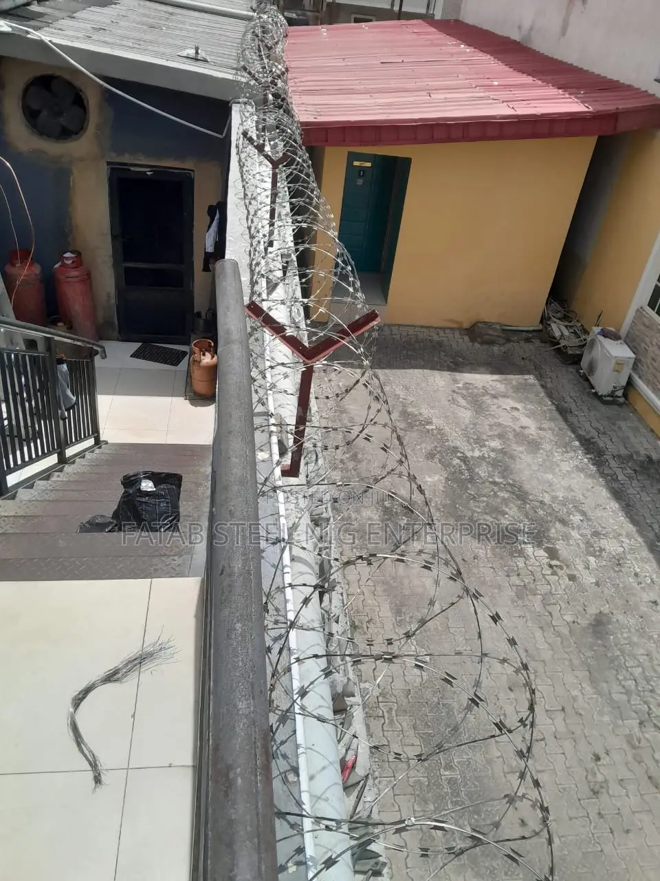 318 Anti Rust Security Razor Stainless Wire and Y Hanger
