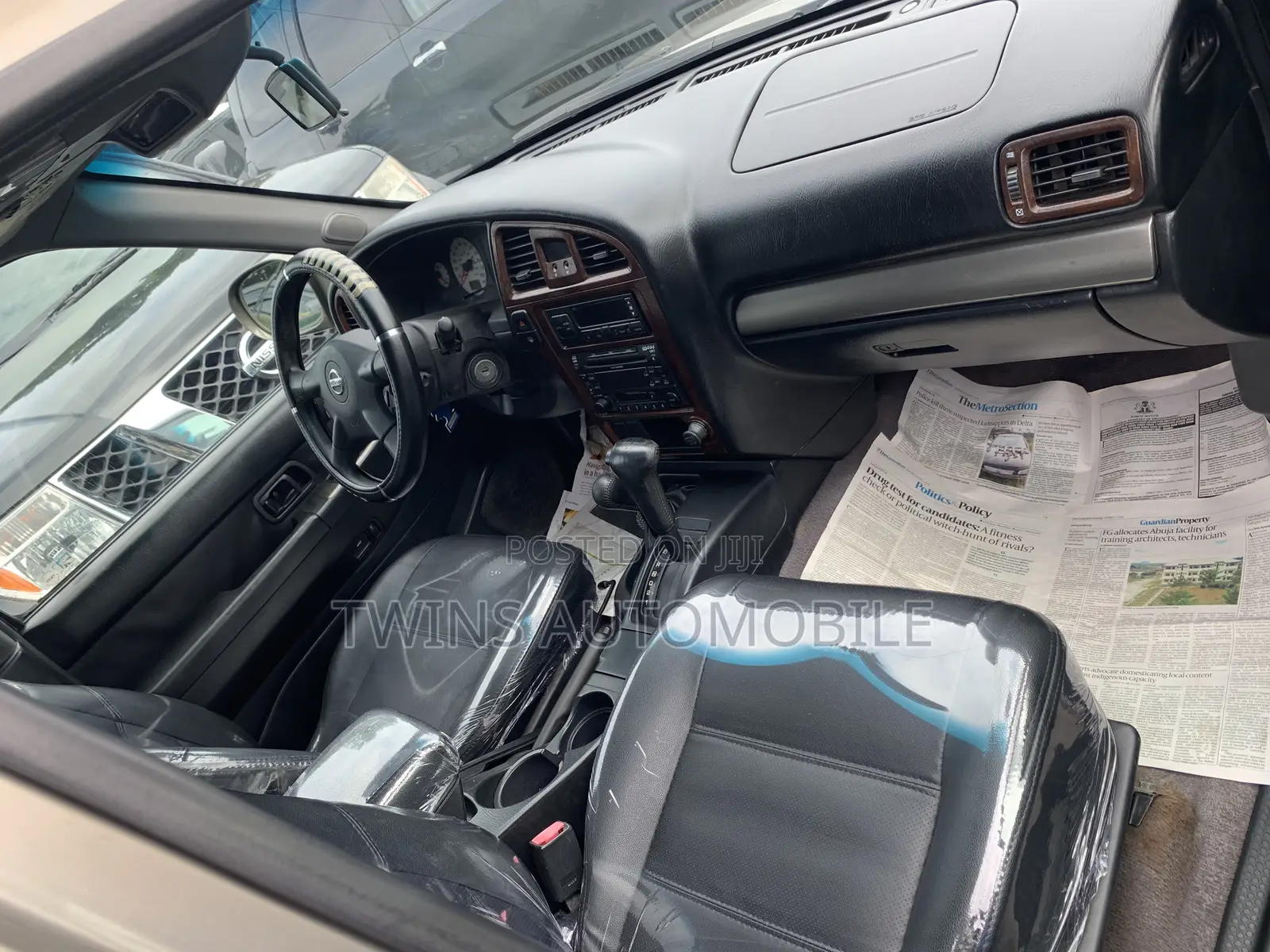Nissan Pathfinder SE 4x4 2004 Gray