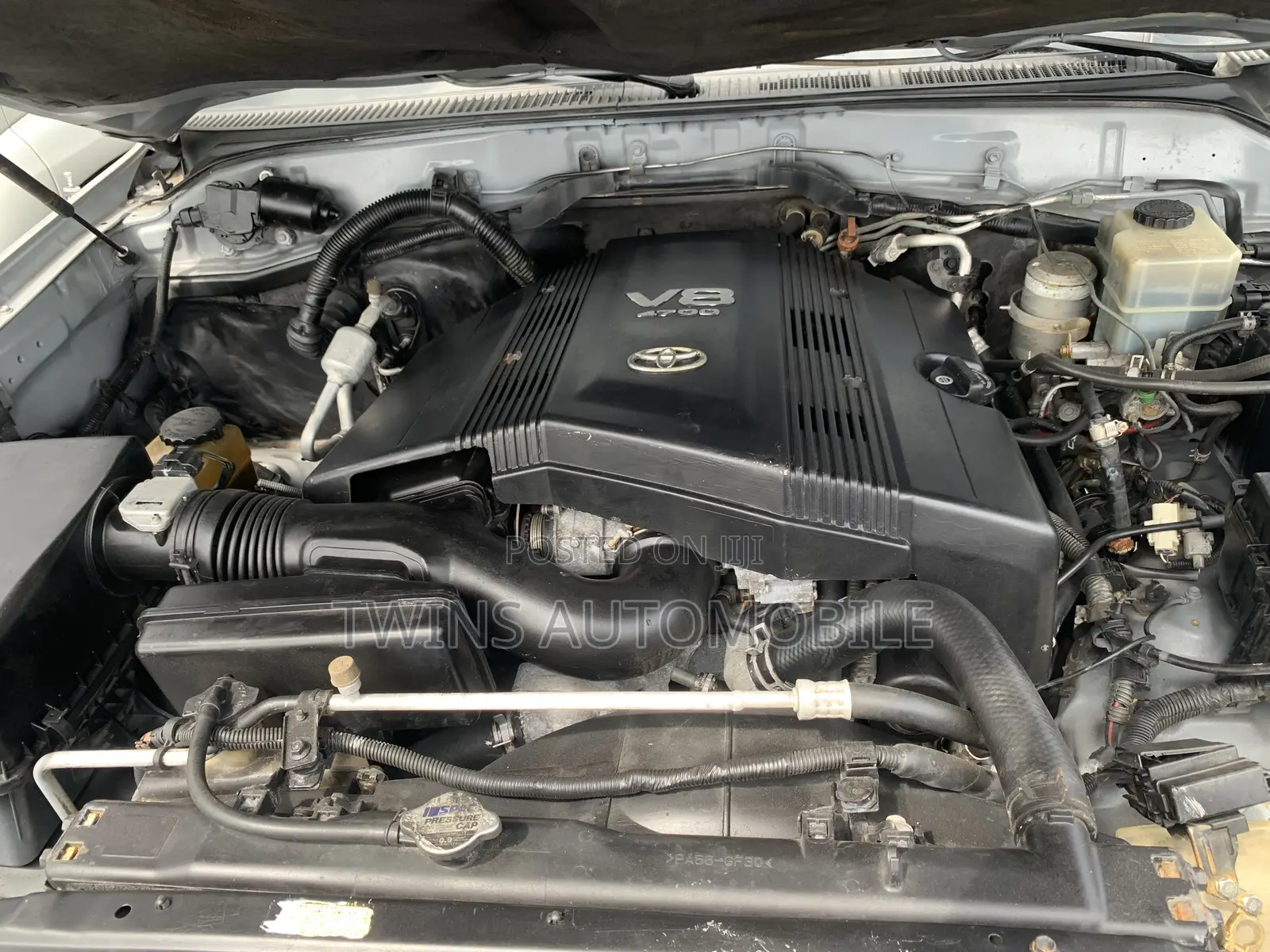 Toyota Land Cruiser 2004 Gray