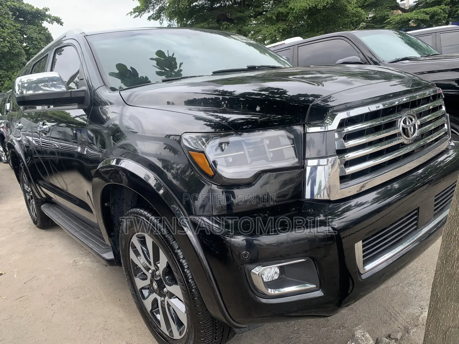 Toyota Sequoia Platinum 4x4 2019 Black
