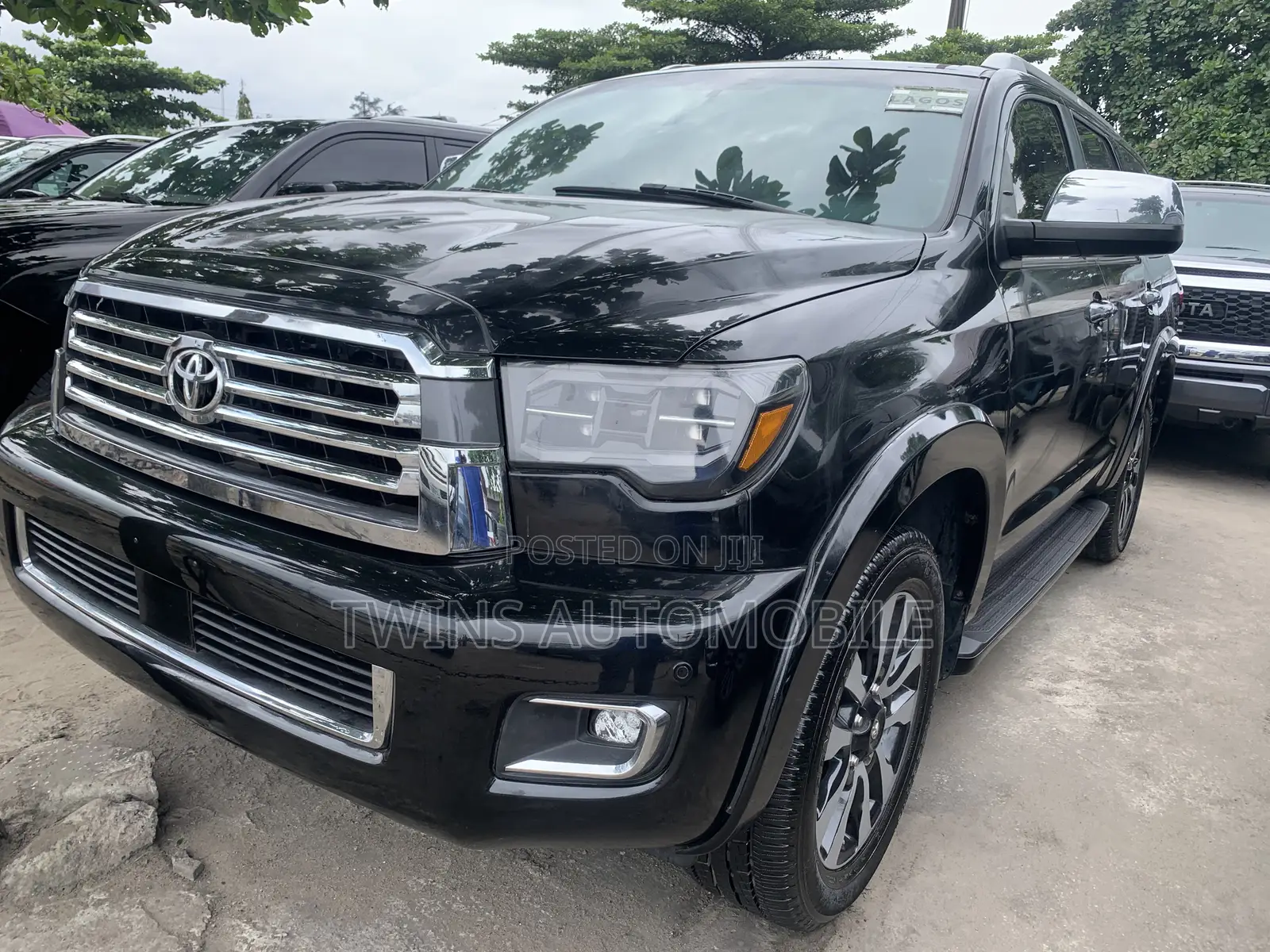 Toyota Sequoia Platinum 4x4 2019 Black