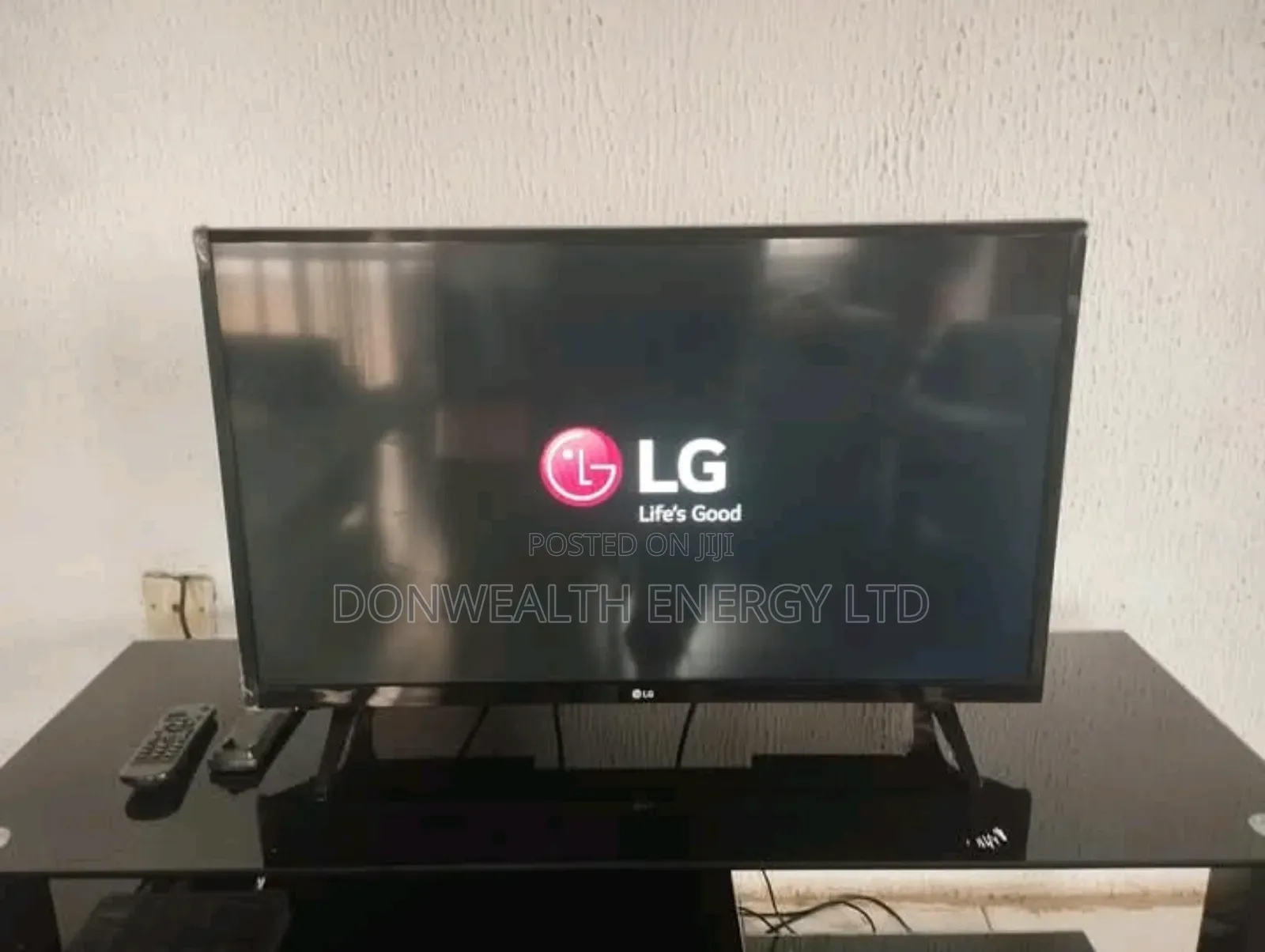 32inchs Lg Tv Smart Tv With Free Wall Bracket (2 Years N
