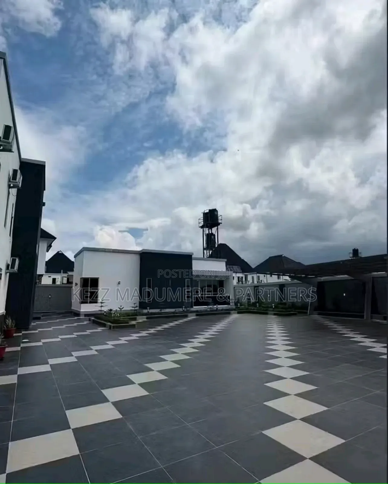 Furnished 5bdrm Duplex in Cedarwood Estate for sale