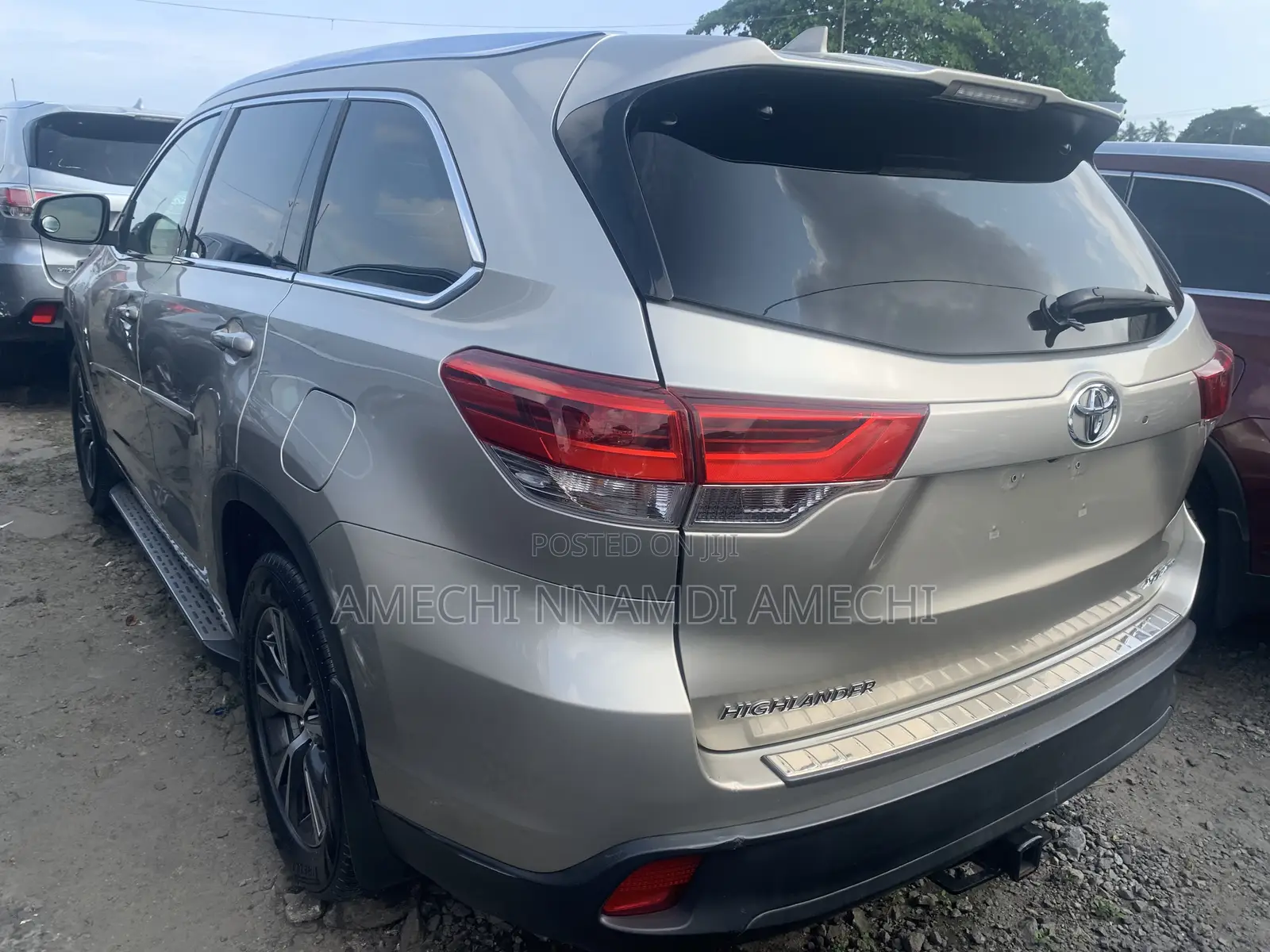 Toyota Highlander XLE V6 4x4 (3.5L 6cyl 6A) 2016 Gold