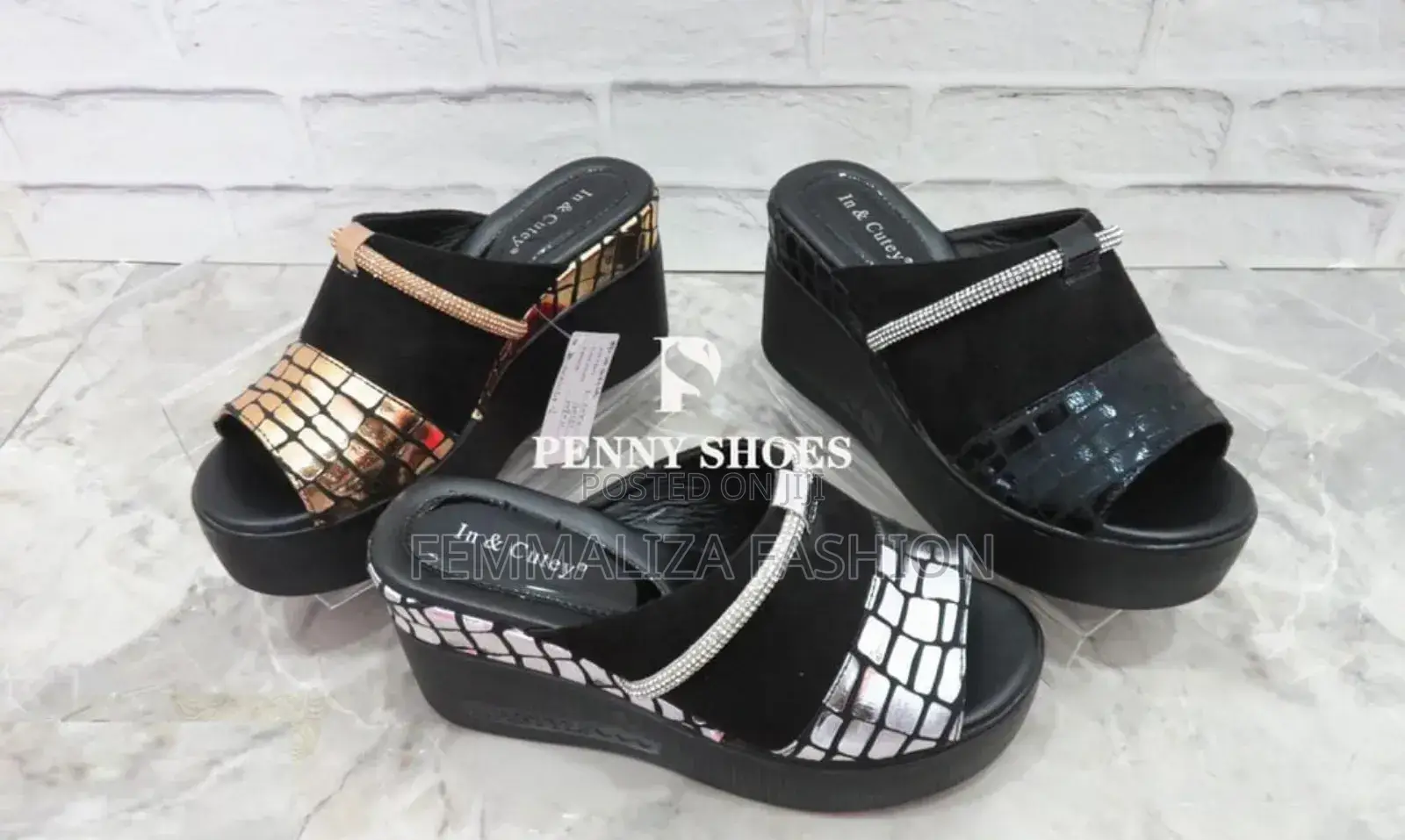 Women Dual Colour Wedge Slippers