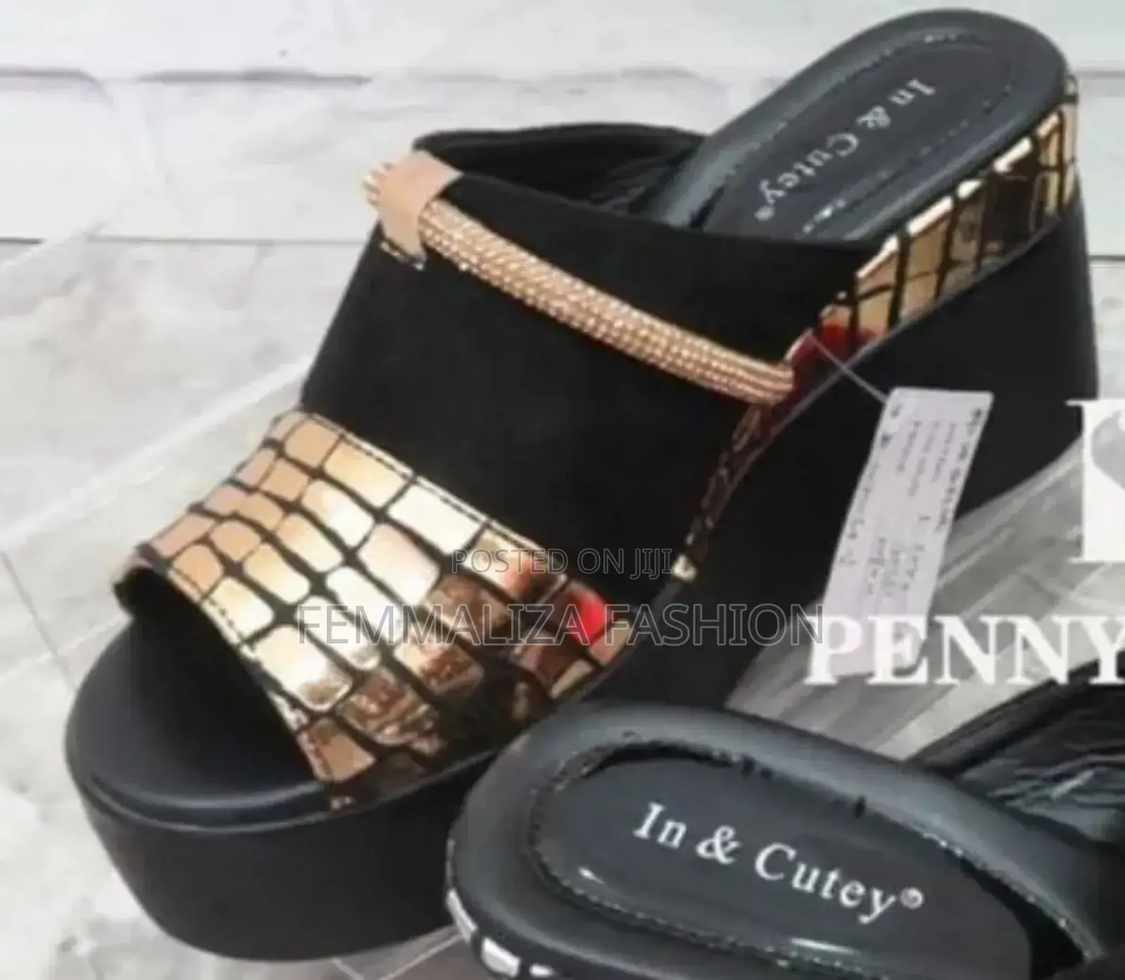 Women Dual Colour Wedge Slippers