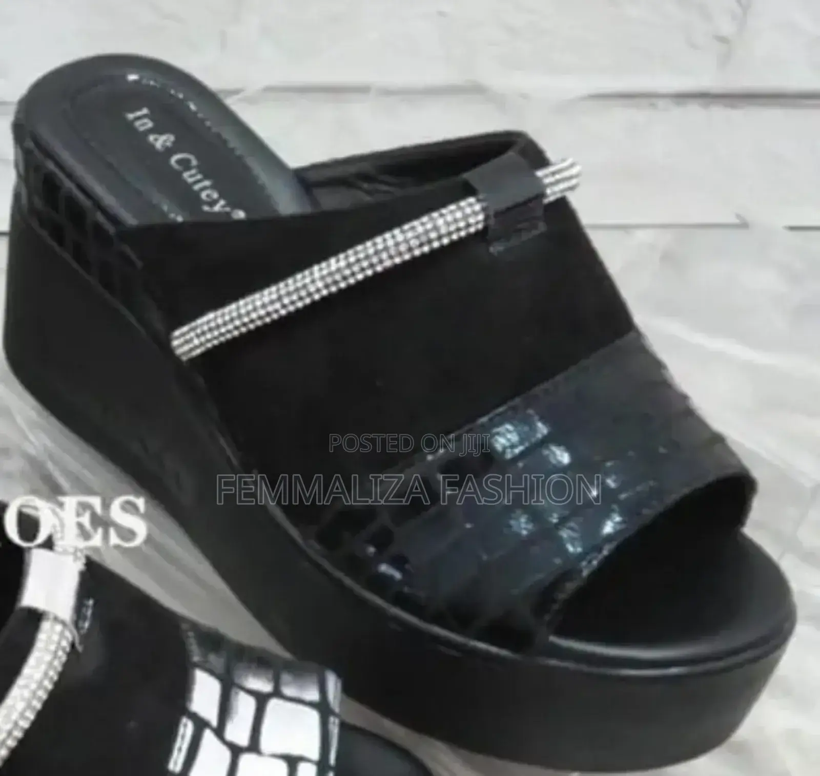 Women Dual Colour Wedge Slippers