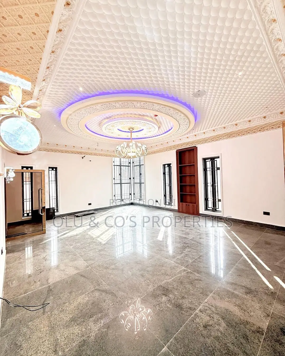 6bdrm Mansion in Gauzape, Guzape District for sale